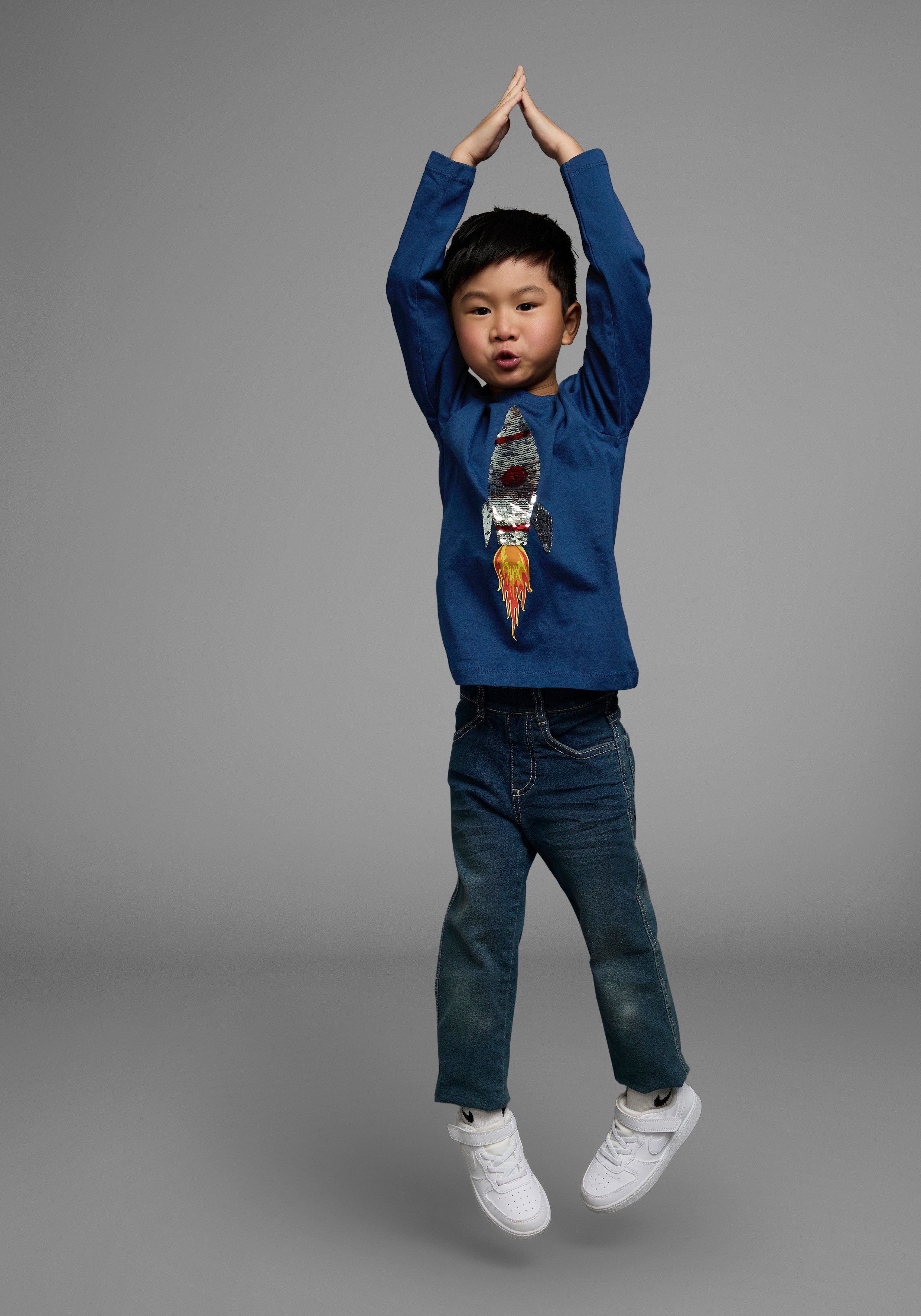 KIDSWORLD Langarmshirt Rakete aus Wendepailletten langärmelige, Basic-Passform, aus Jerseystoff, aus Baumwolle – Bild 4 von 5