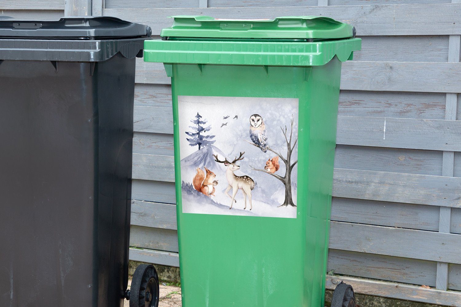 Eichhörnchen Baum - - Mülleimer-aufkleber, Abfalbehälter (1 Sticker, MuchoWow - Mülltonne, Hirsch Wandsticker St), Container, Winter
