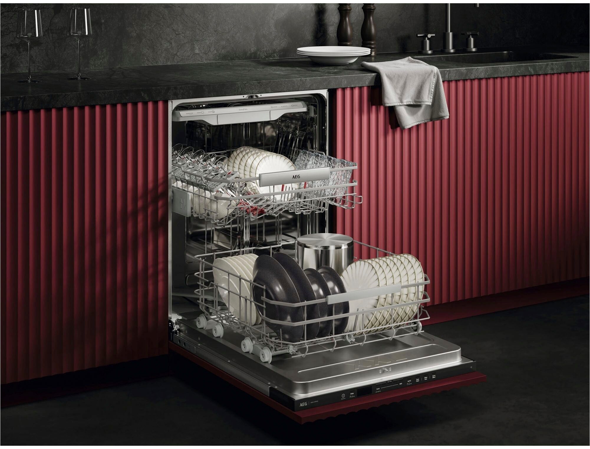 AEG vollintegrierbarer Geschirrspüler XXL Serie 8000, 60cm, WiFi GI8700B2SC, 15 Maßgedecke, Spülmaschine mit 5 cm mehr Innenraum passt unter 90 cm-Arbeitsplatte