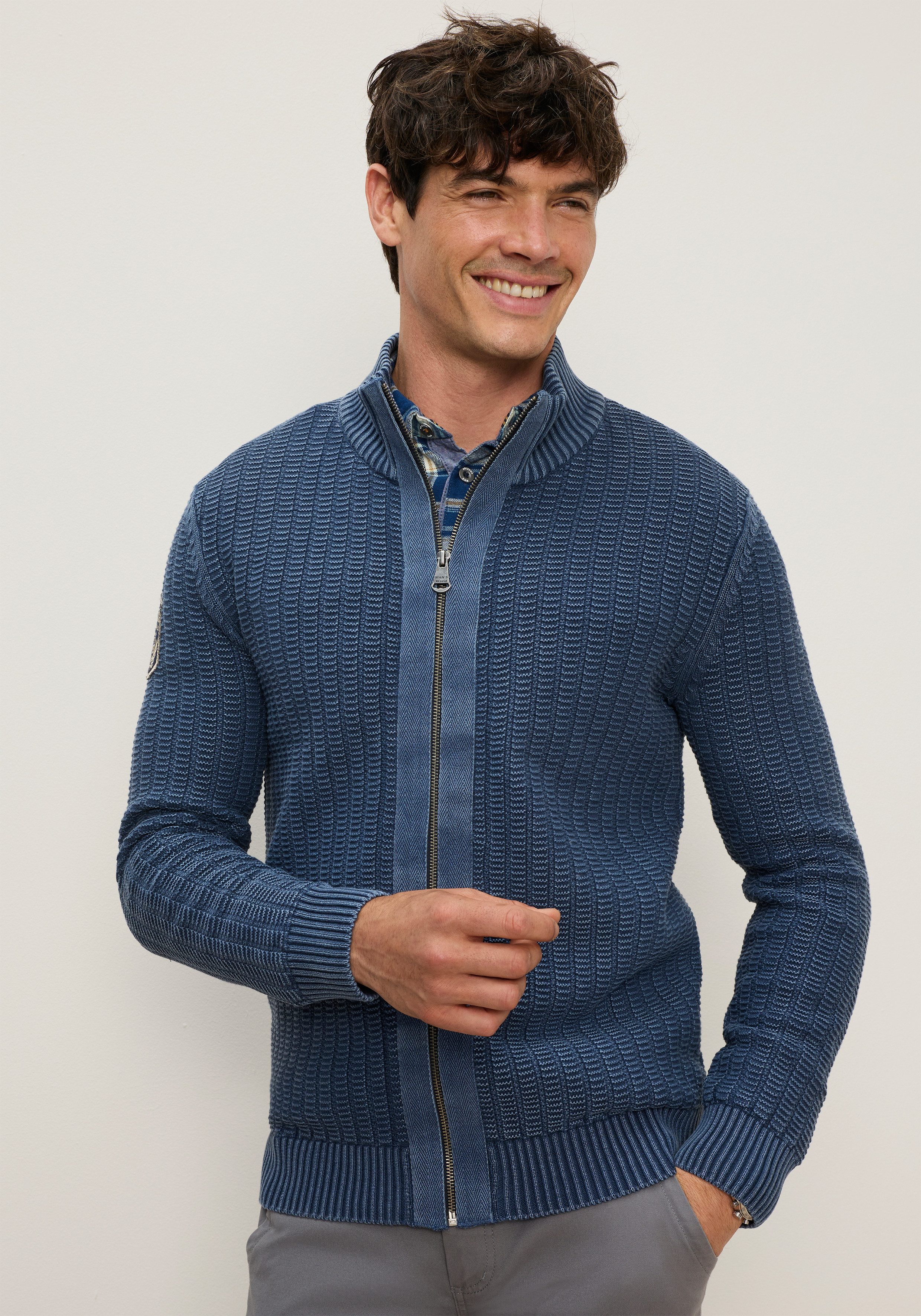 Man's World Strickjacke Neue Kollektion! Highlight washed Strickstruktur Regular Fit, Strukturmuster, mit Stehkragen, mit Reißverschluss – Bild 3 von 5