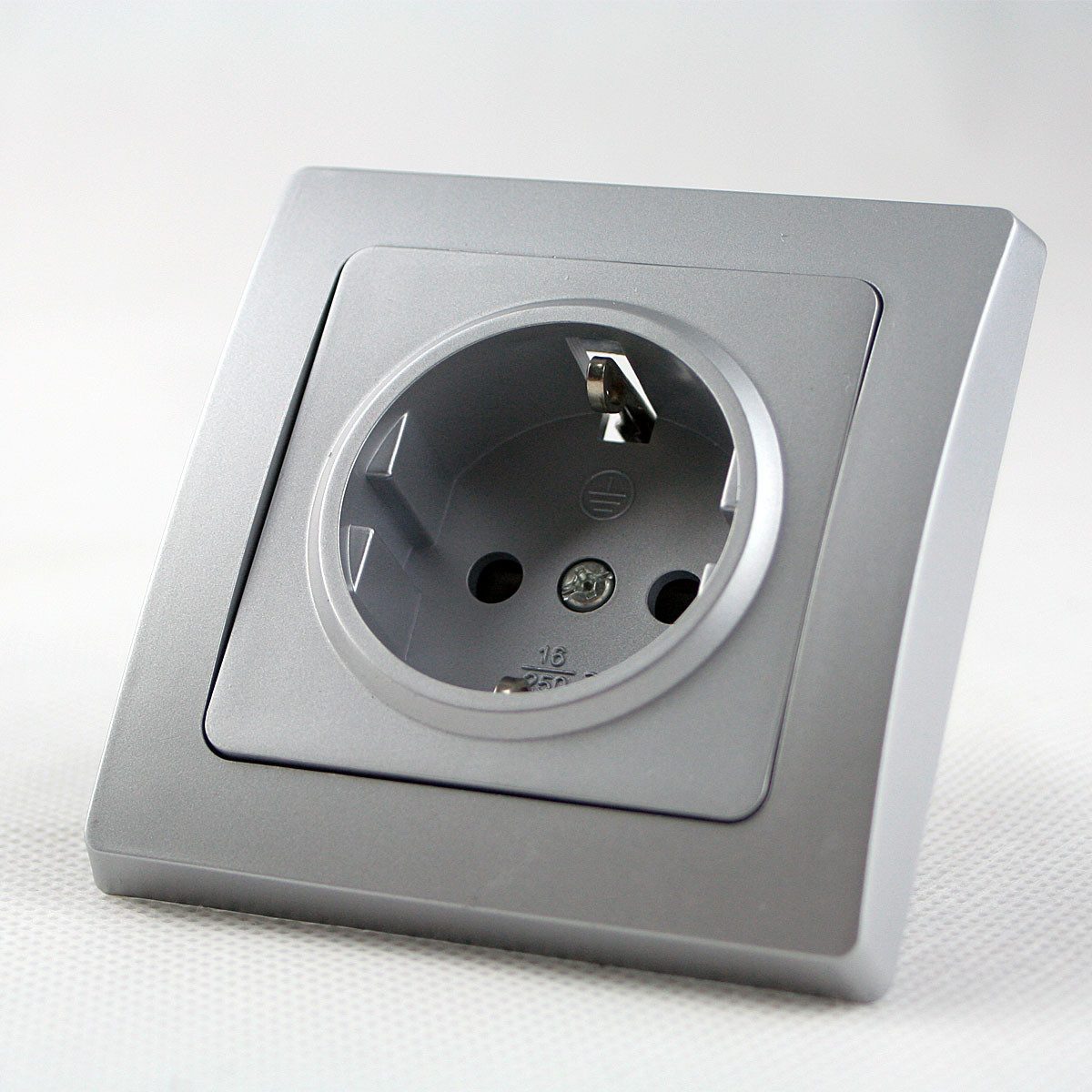 ChiliTec Unterputz-Steckdose DELPHI Steckdose Klemmanschluss 250V~/16A UP silbe