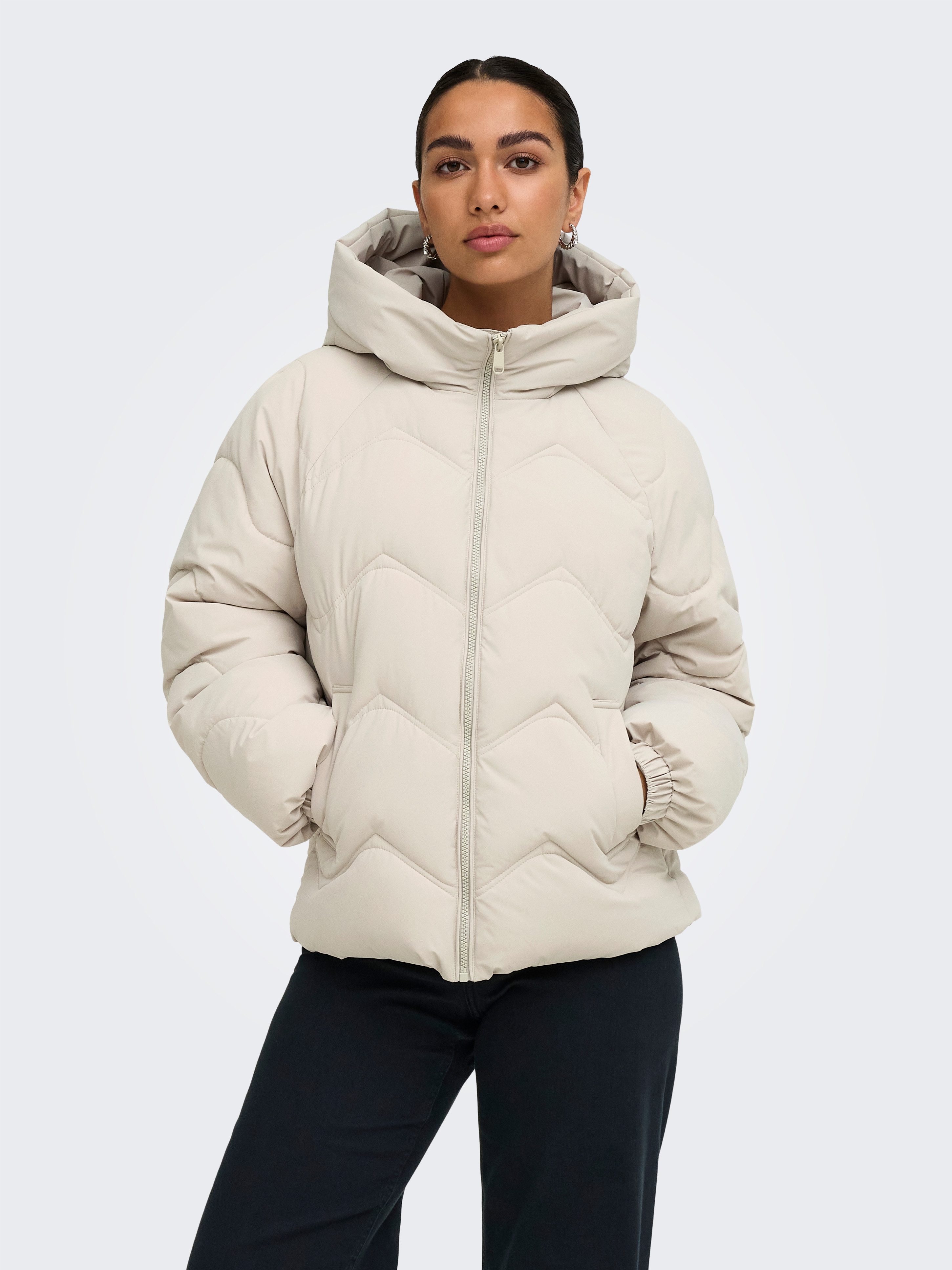 JDY Steppjacke JDYPOWER SHORT HOOD PUFFER OTW HAB Kunstfaser