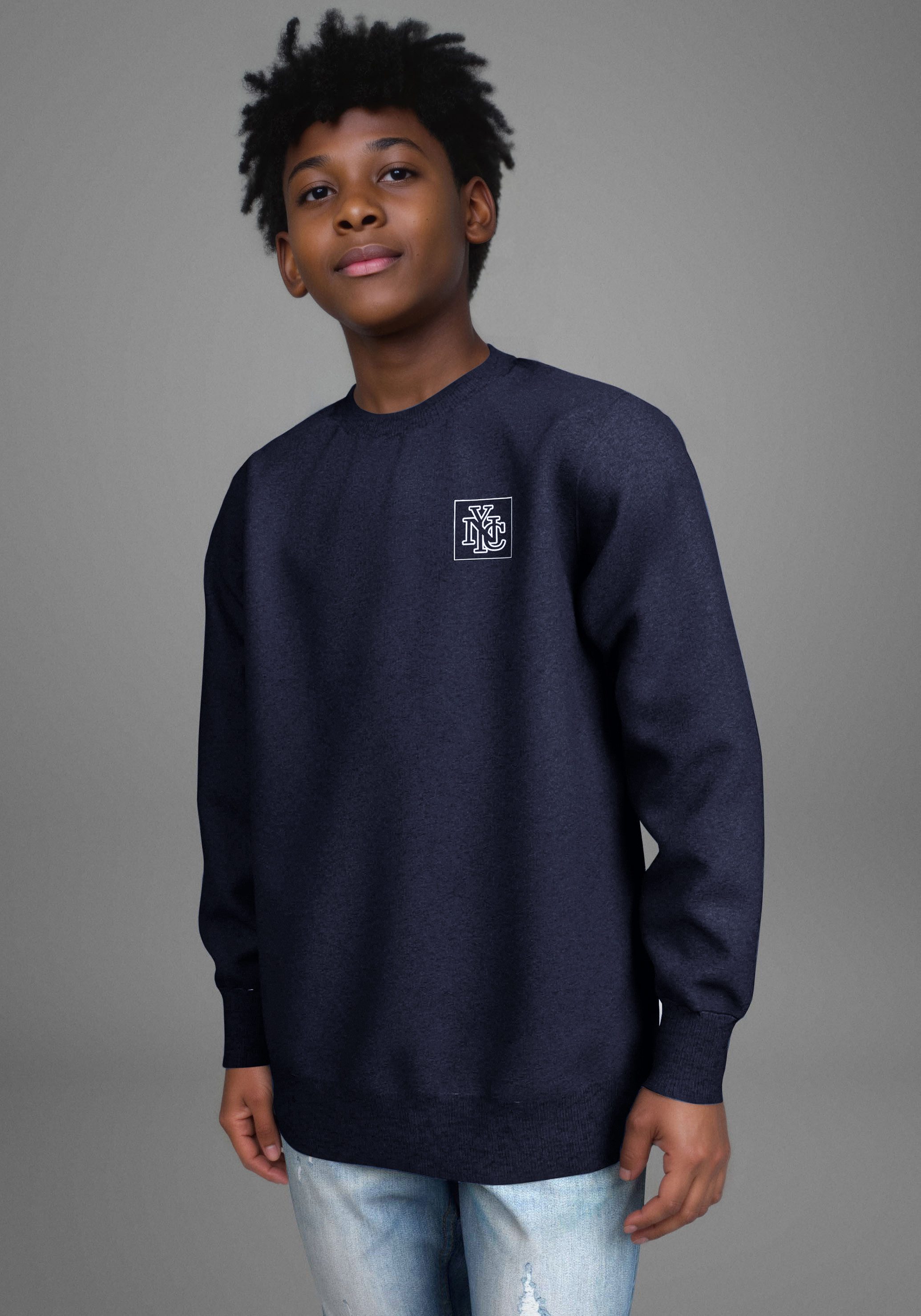 KIDSWORLD Sweatshirt Rundhals Sweatshirt Basic Sweater. Reduzierter Preis € 20,99. Unverbindliche Preisempfehlung € 29,99, (€ 20,99 pro 1 Stk)