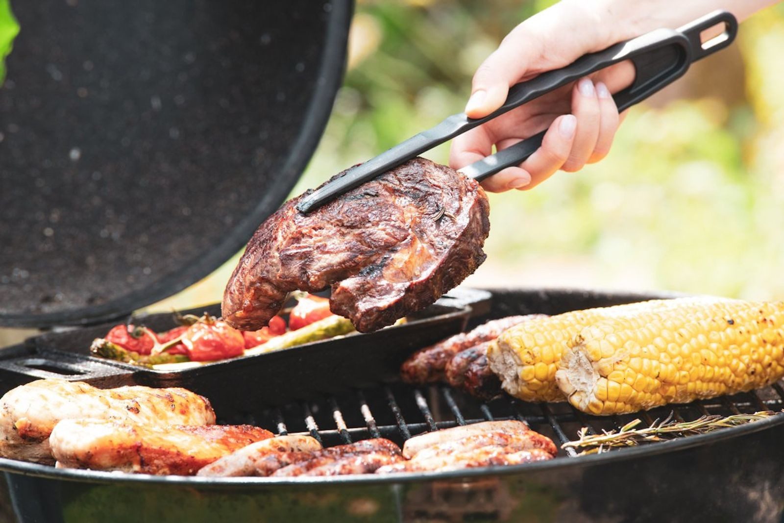 FACKELMANN Grillzange FACKELMANN Steakpinzette Mehrzweckzange ergonomischer Griff Schwarz – Bild 5 von 5