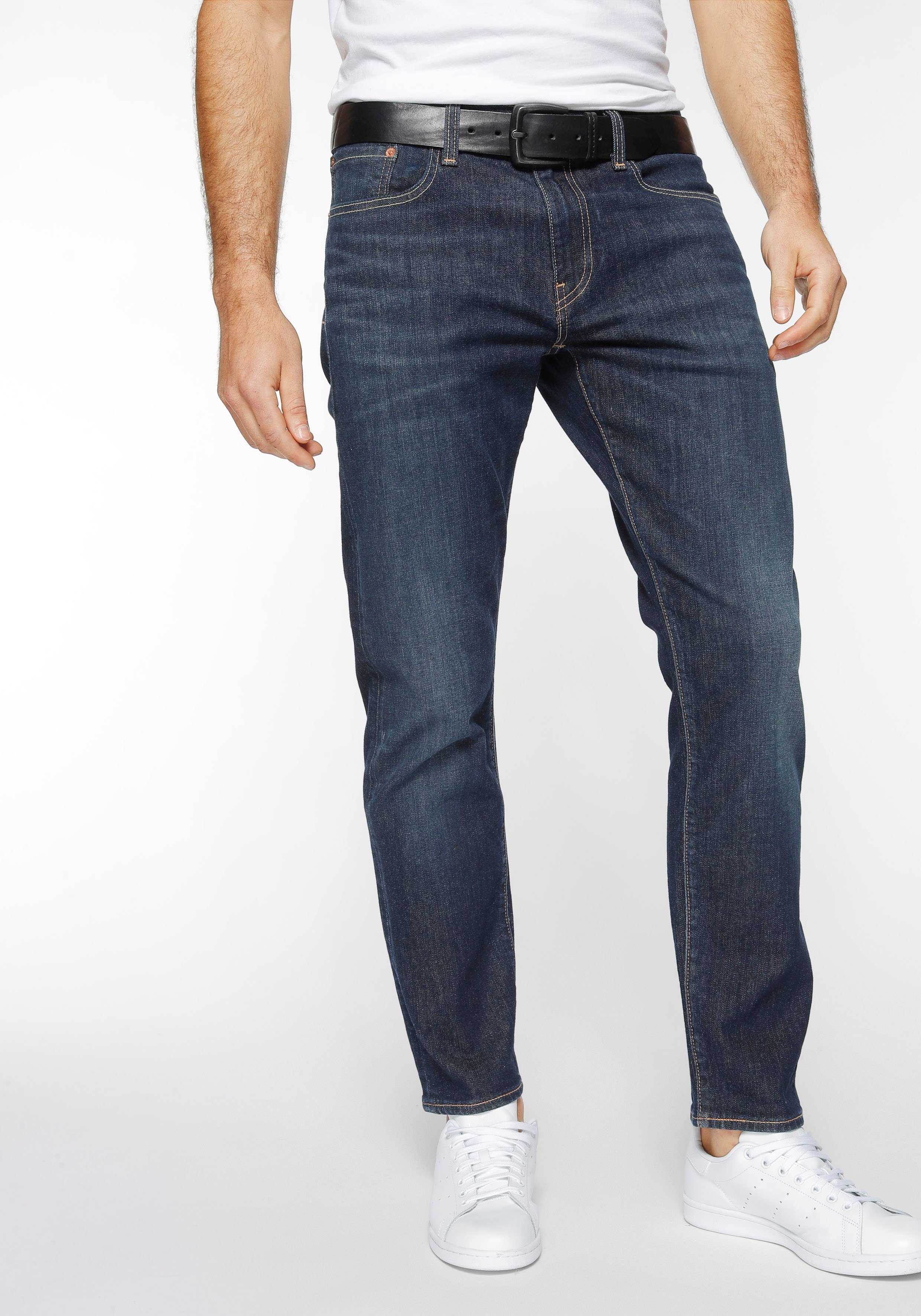 Levi's® Tapered-fit-Jeans 502 TAPER in elegantem, modernem Stil