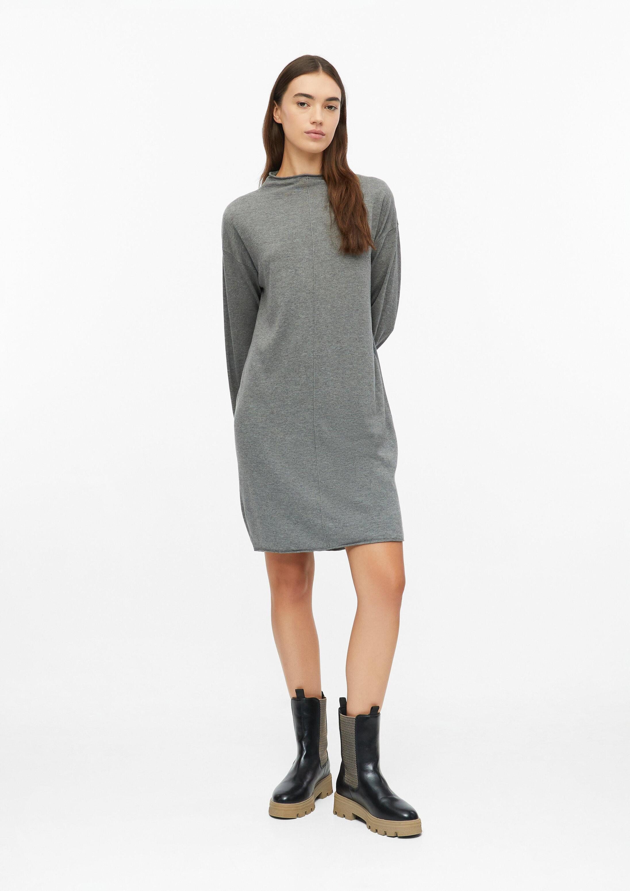 s.Oliver Midikleid Kleid Feinstrick-Kleid aus Viskosemix mit Rollsaum