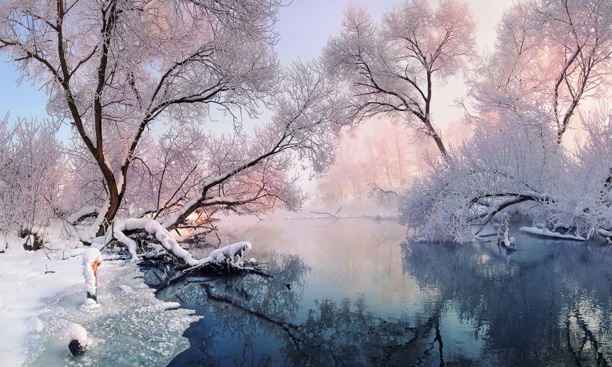Papermoon Fototapete Fluss Winterlandschaft in
