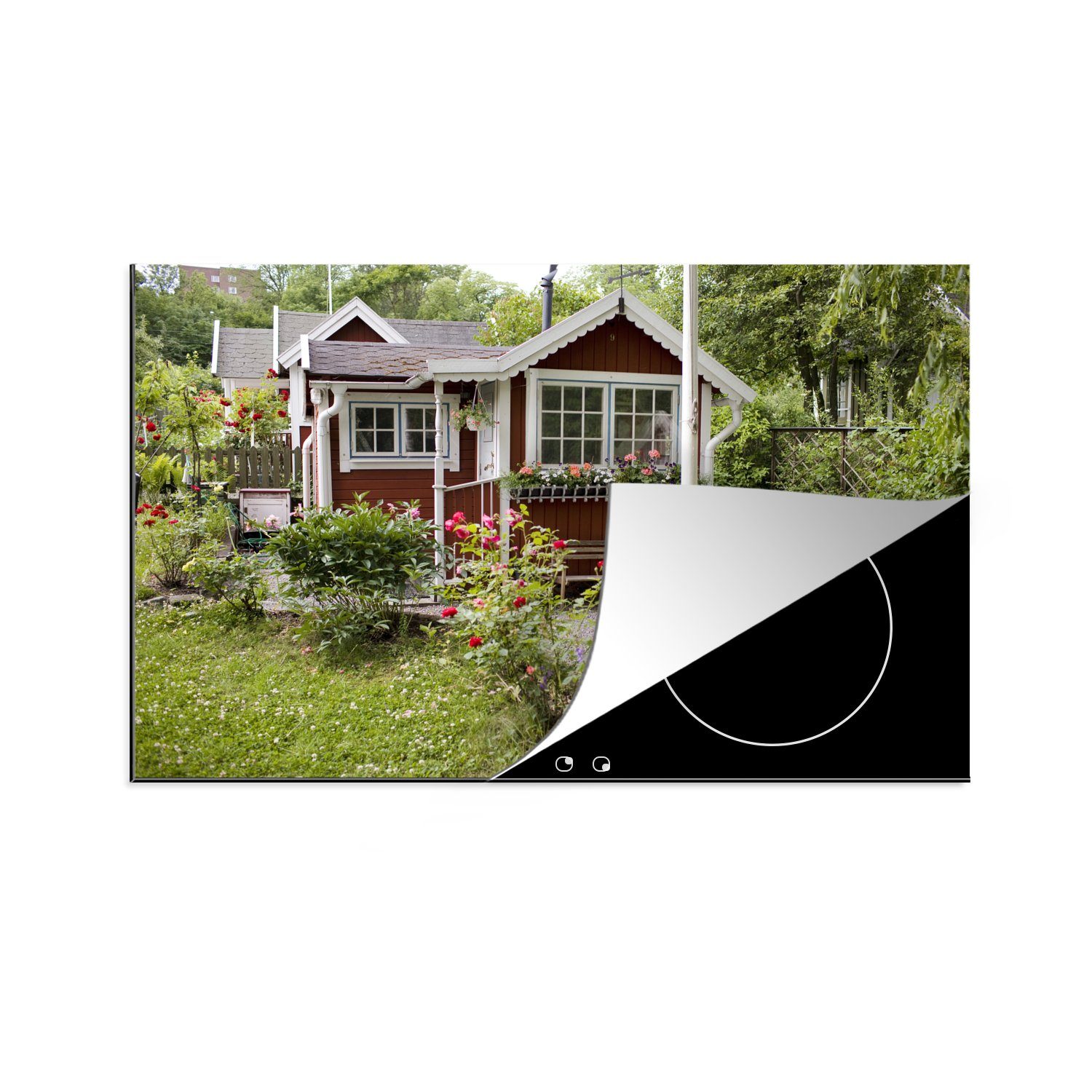 MuchoWow Herdblende-/Abdeckplatte Ein rotes Haus mit Garten in Schweden, Vinyl, (1 tlg), 81x52 cm, Induktionskochfeld Schutz für die küche, Ceranfeldabdeckung