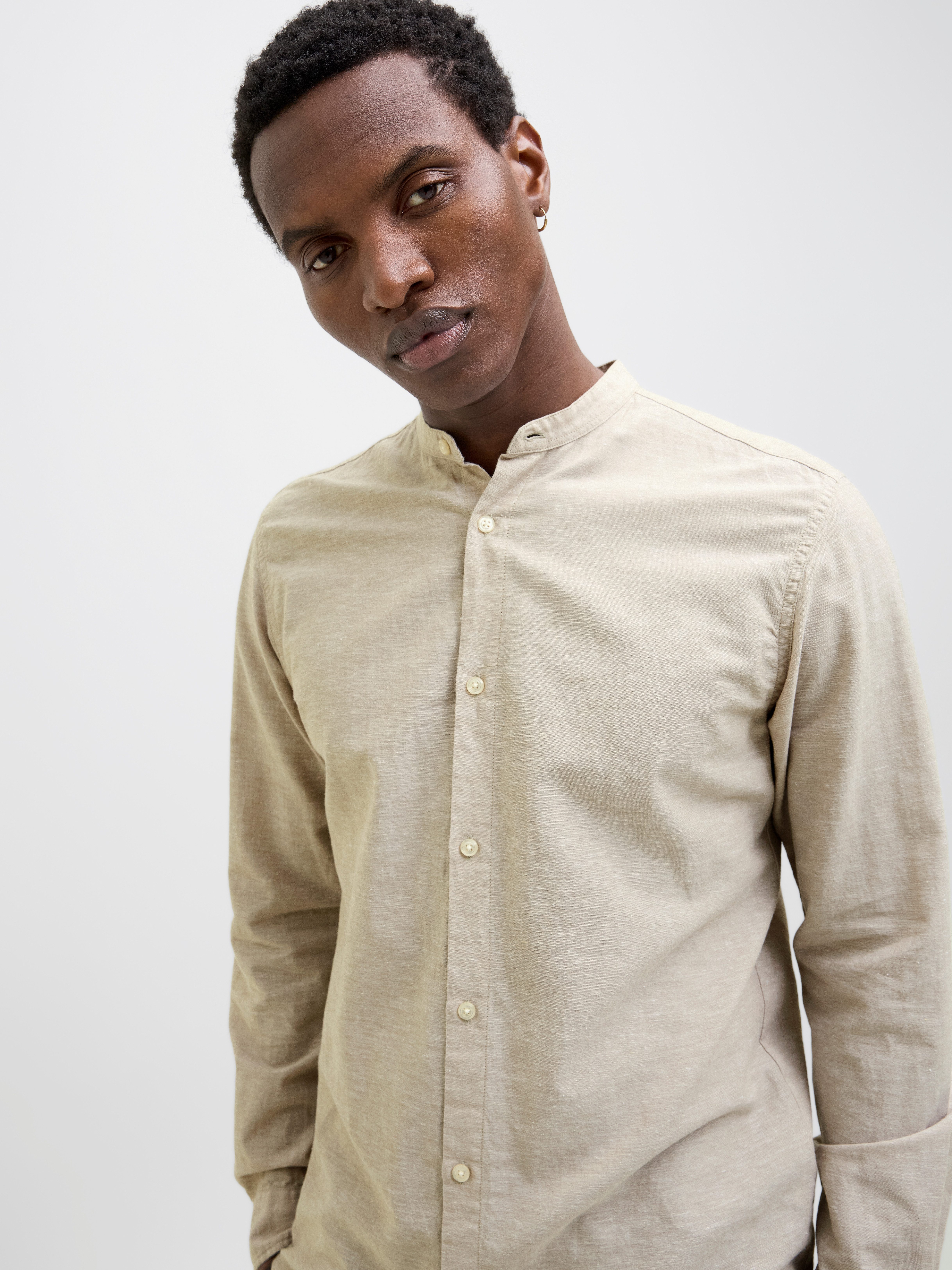 Jack & Jones Langarmhemd JJEBREEZE BAND SHIRT LS SN mit Bandkragen günstig online kaufen