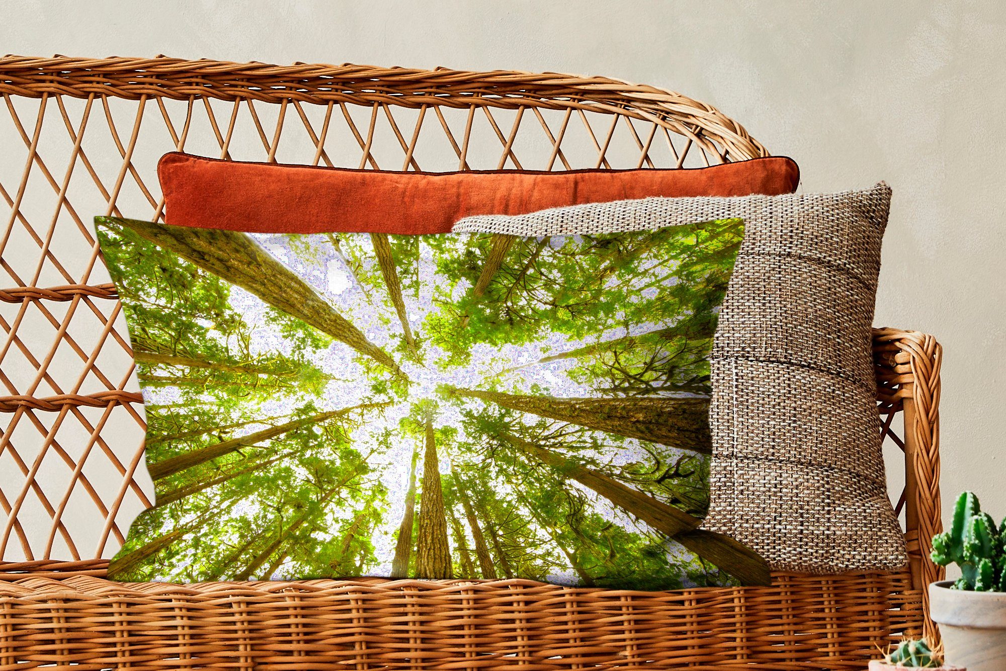 grüne MuchoWow im Dekokissen Dekoration, mit Dekokissen Wohzimmer Schlafzimmer Dschungel, Hohe Bäume Füllung, Zierkissen,
