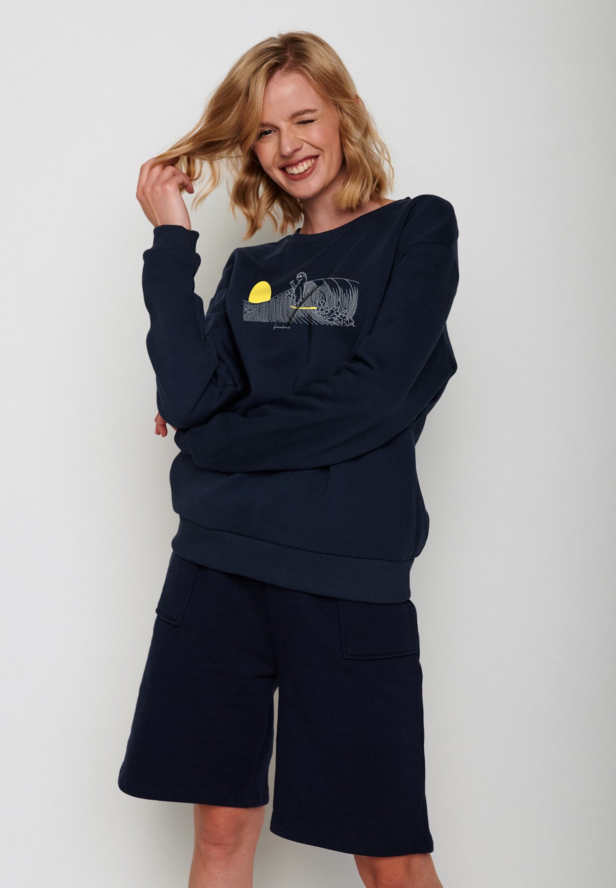 GreenBomb Sweatshirt Animal Sloth Waves