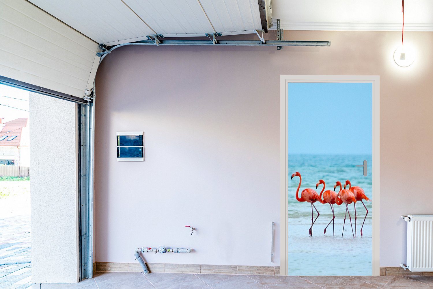 St), Türtapete (1 im Matt, cm bedruckt, MuchoWow Türaufkleber, 75x205 Fototapete spazieren Vier Tür, Wasser, für Flamingos
