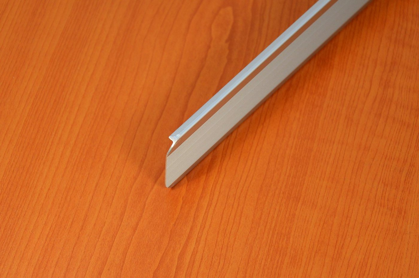 Thumbnail - IHC Stuckleiste Endeleiste Winkelleisten Seiteleiste Arbeitsplatte Küche L+R 38mm, Aluminium