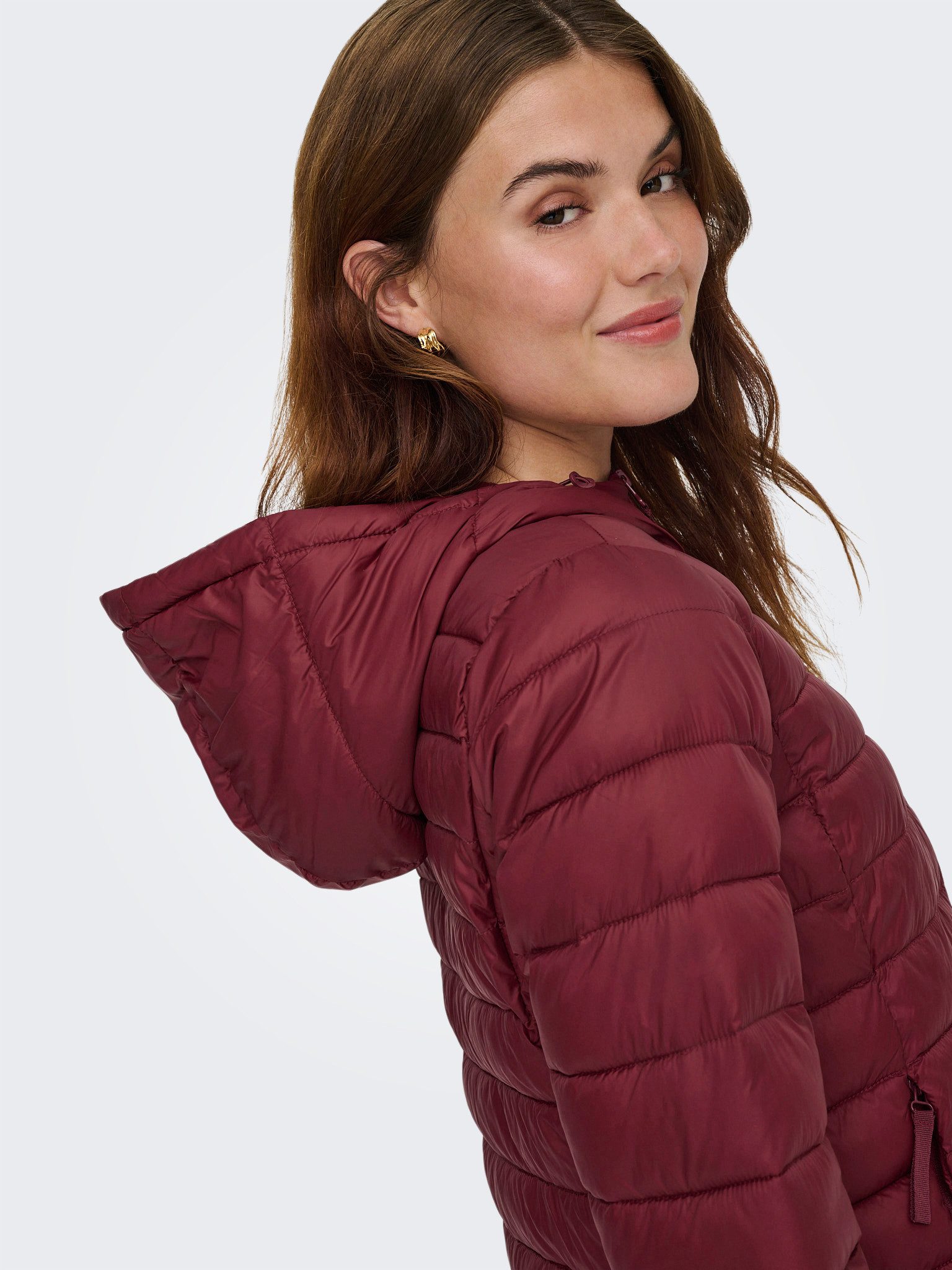 ONLY Steppjacke ONLTAHIA LW QUILTED HOOD JKT OTW CC OTW Kunstfaser