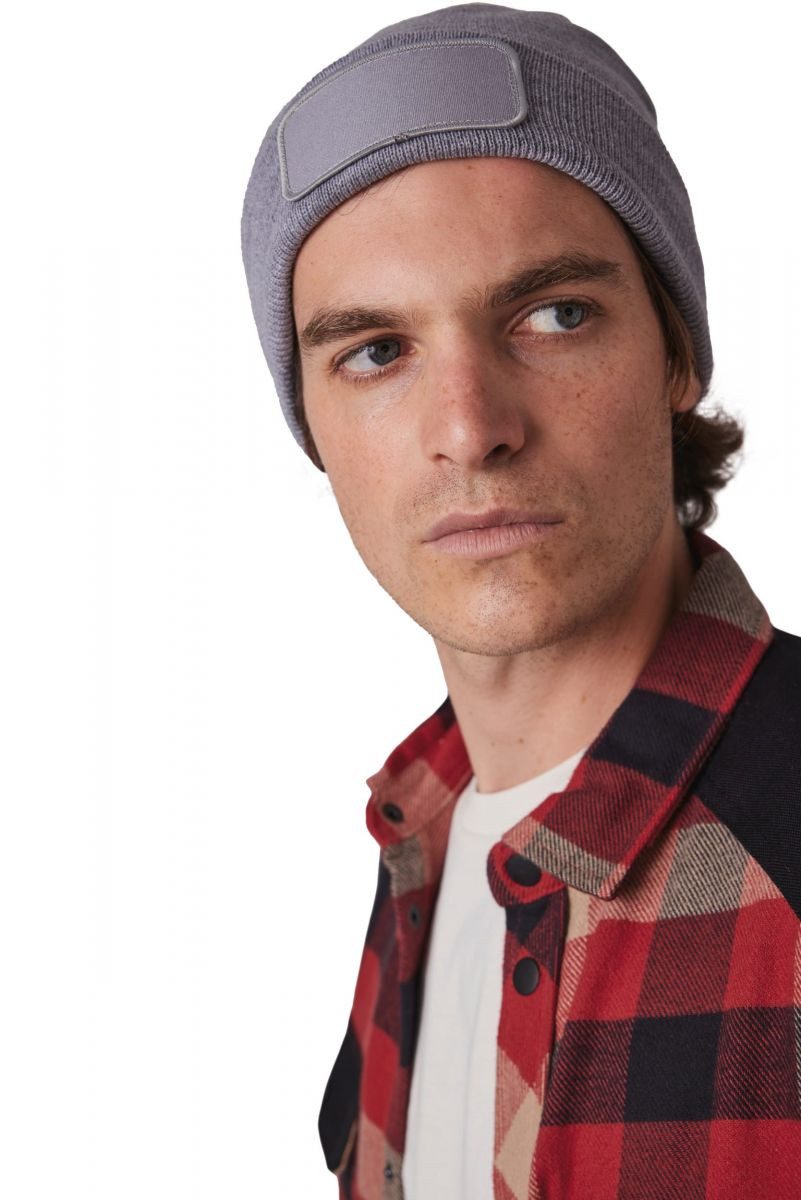 K-UP Bommelmütze Recycelte Mütze mit Patch