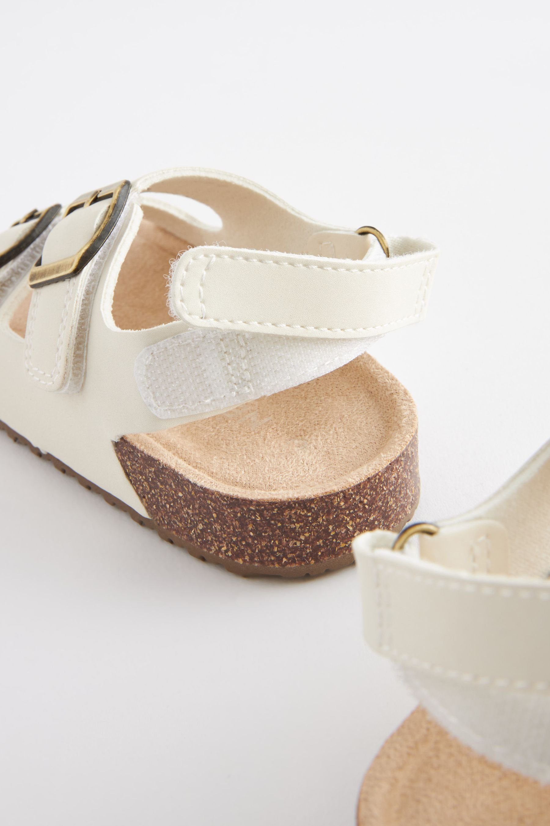 Korkbett-Sandalen mit (1-tlg) Next White Sandale Doppelschnalle