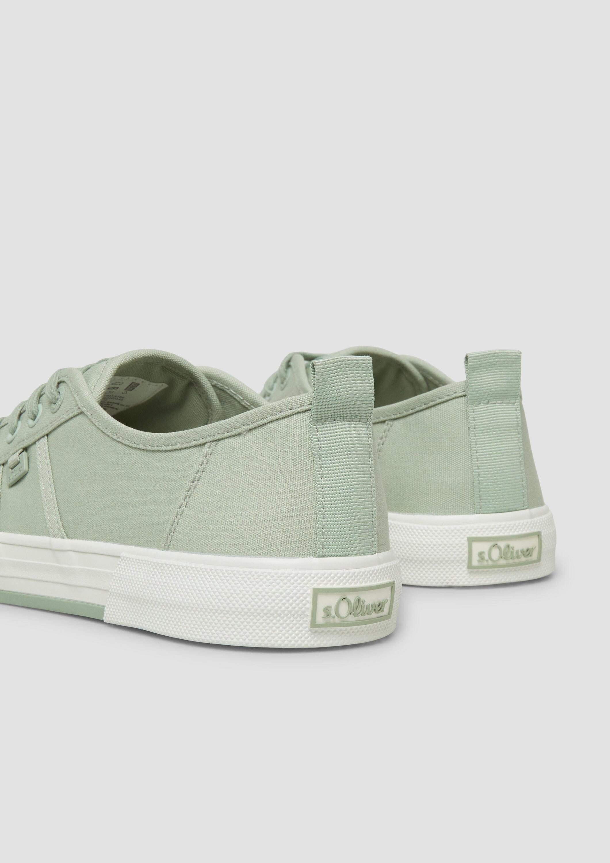 s.Oliver Sneakers Sneaker Textil-Sneaker mit Logo-Plättchen