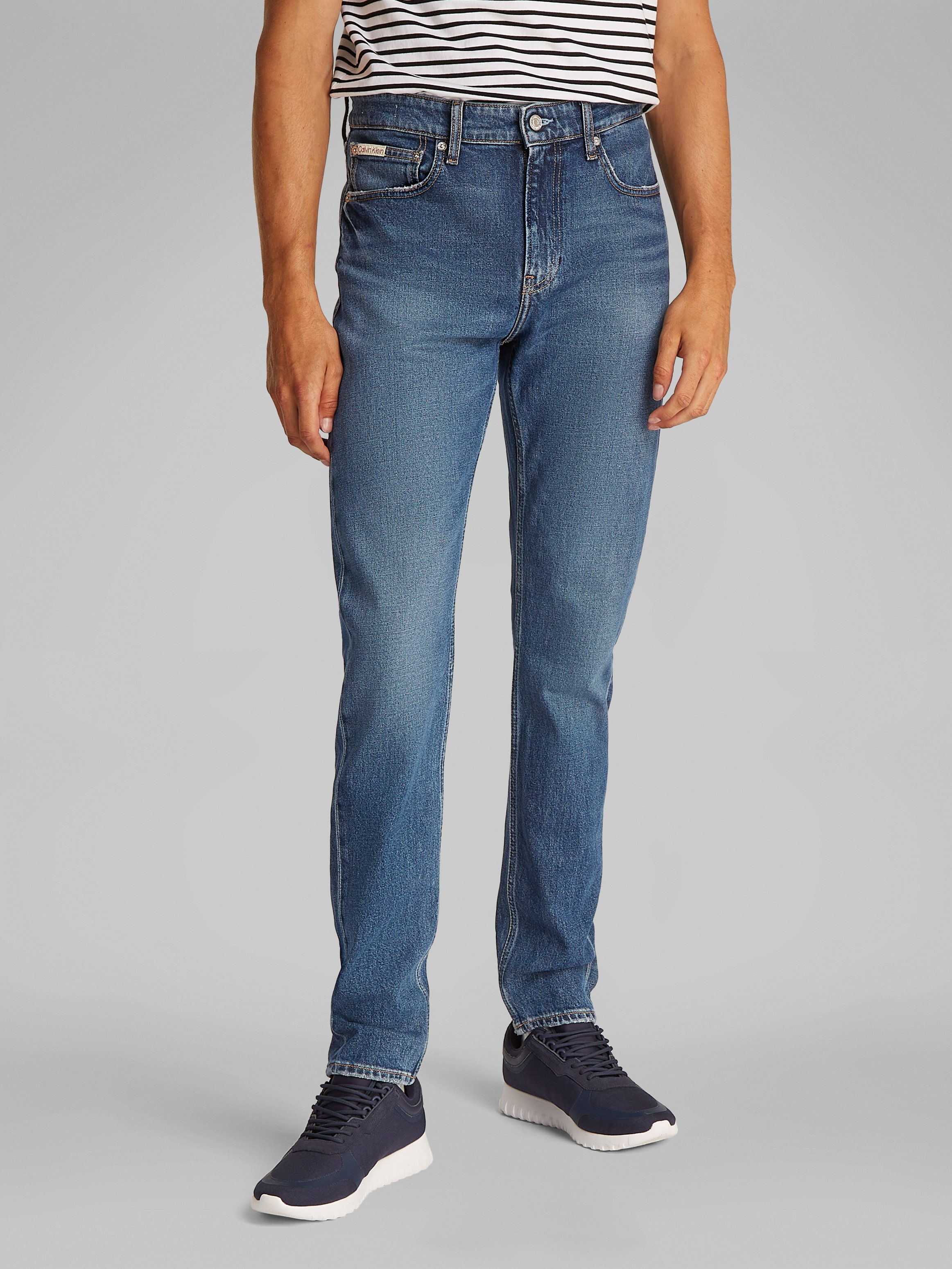 Calvin Klein Jeans Tapered-fit-Jeans SLIM TAPER in mittelblauer Waschung günstig online kaufen