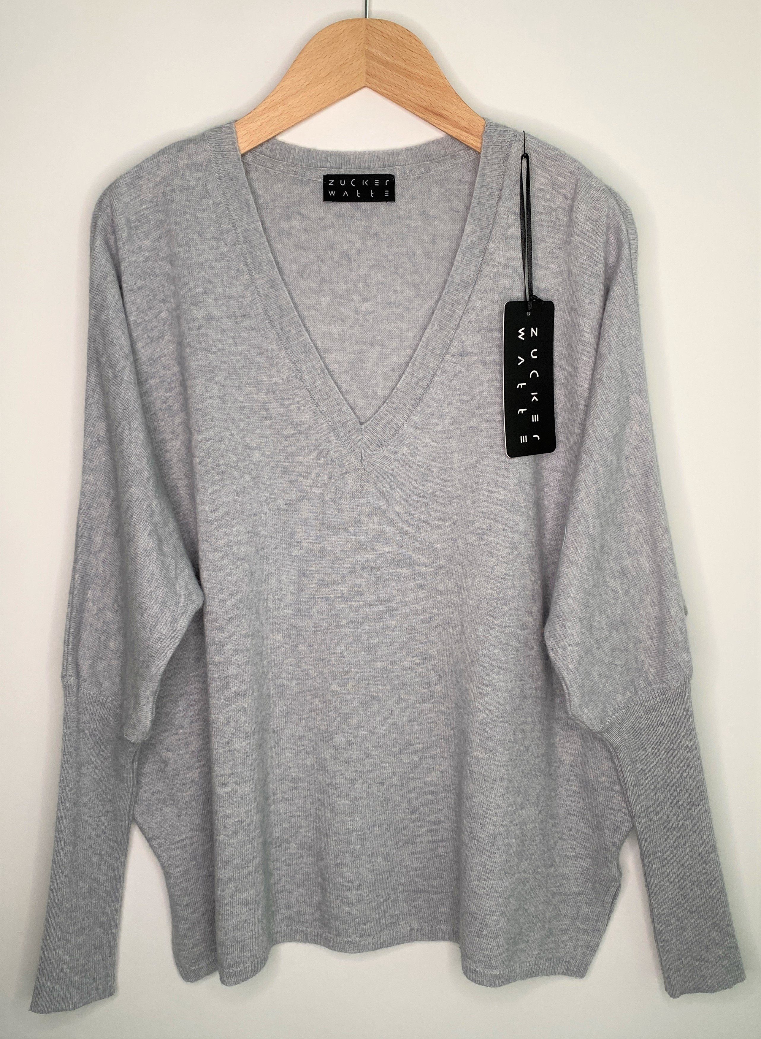 Zuckerwatte V-Ausschnitt-Pullover mit modisch hohem Armbund aus weicher Merino Cashmere Mischung silber