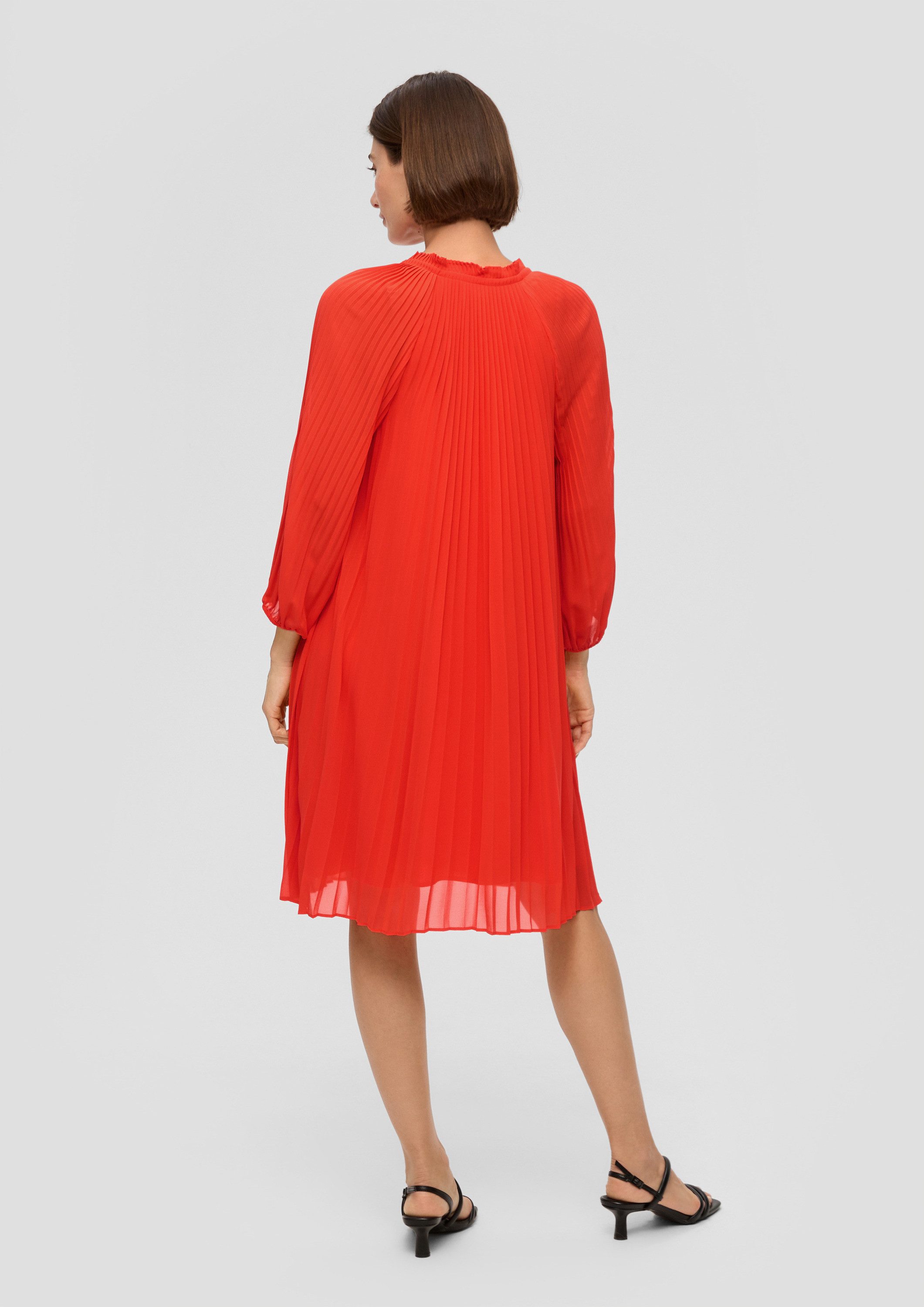 s.Oliver Minikleid Kleid Plissiertes Kleid aus Chiffon