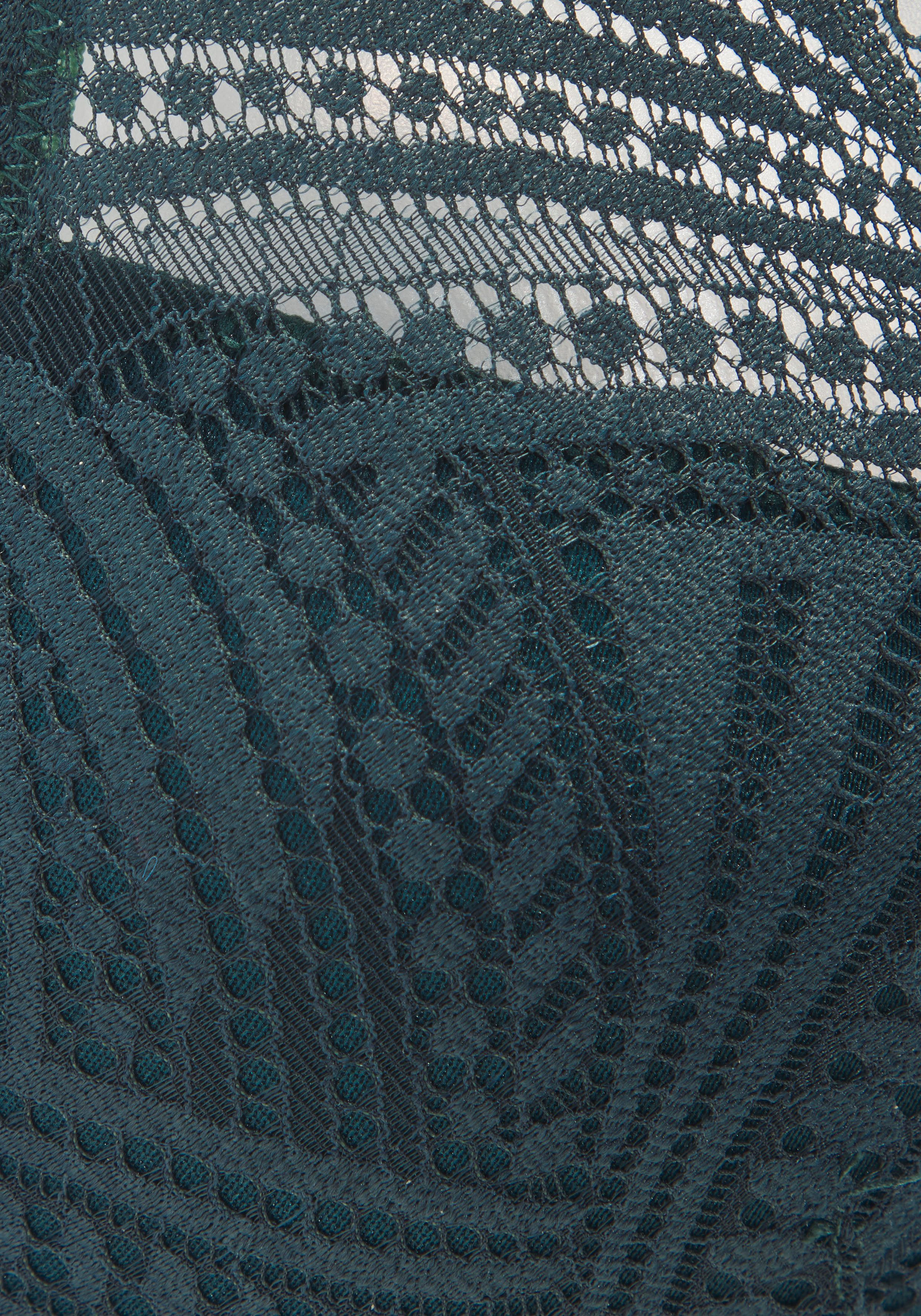 s.Oliver Schalen-BH Clemence mit modischer Spitze in High-Apex Schnittform, Dessous