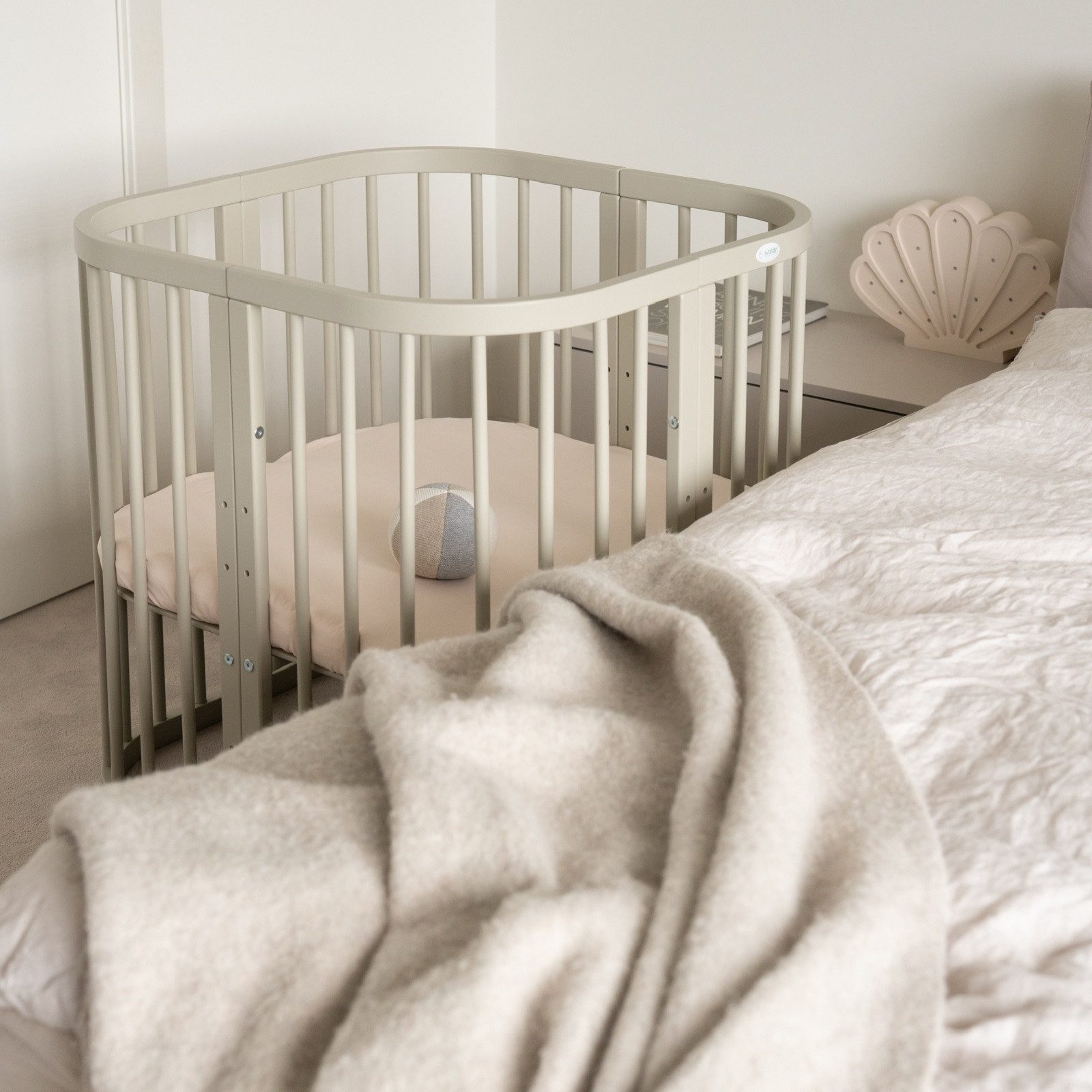 Waldin Babybett Mobiles Babybett aus Holz 7in1 mit Matratze, mitwachsend
