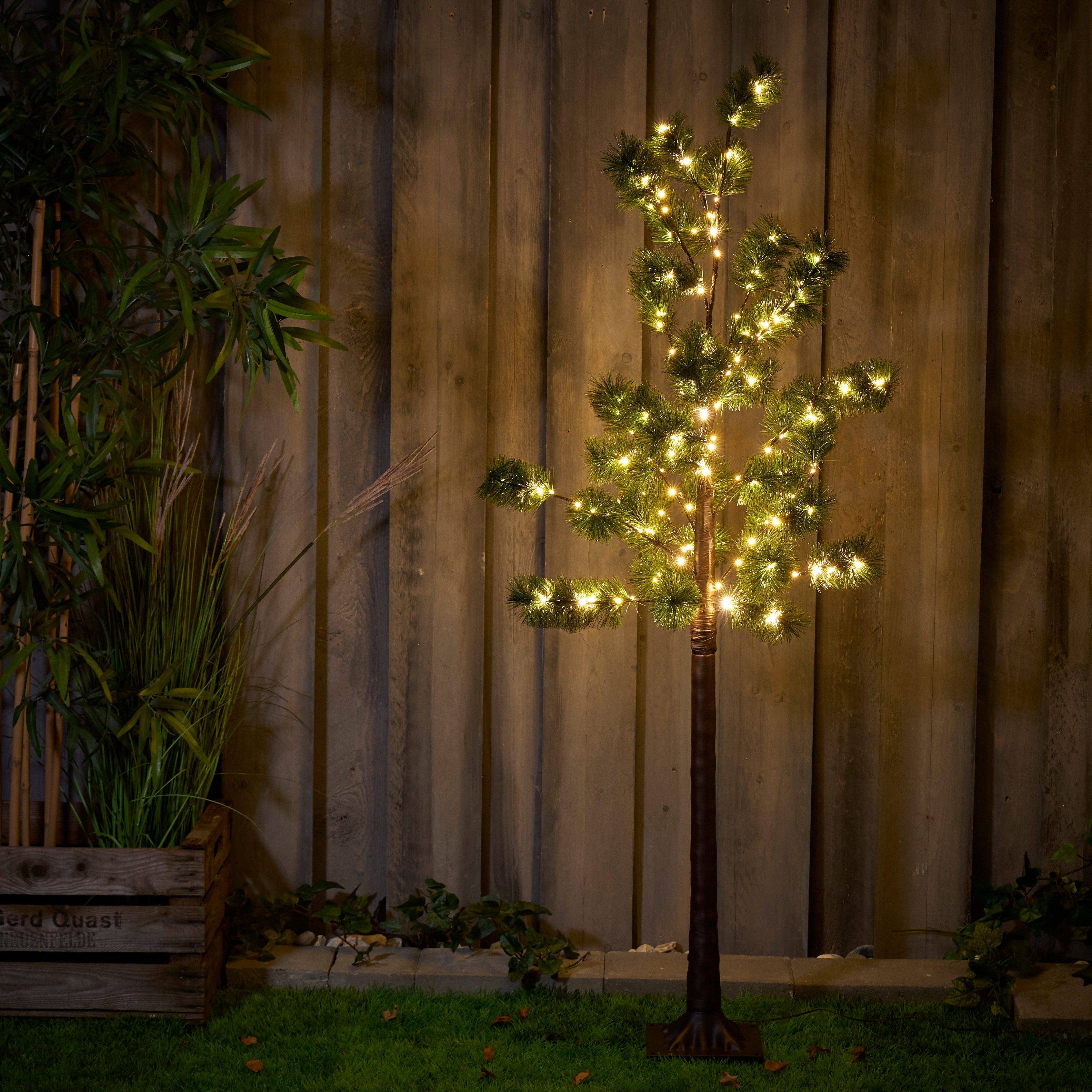 Northpoint LED Baum Tannenbaum Nadelbaum Braun 3,6W 150 LEDs 150cm hoch