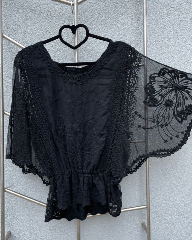Spitzenbluse - Kurzarmbluse “Laura” – Eleganz trifft auf Vielseitigkeit