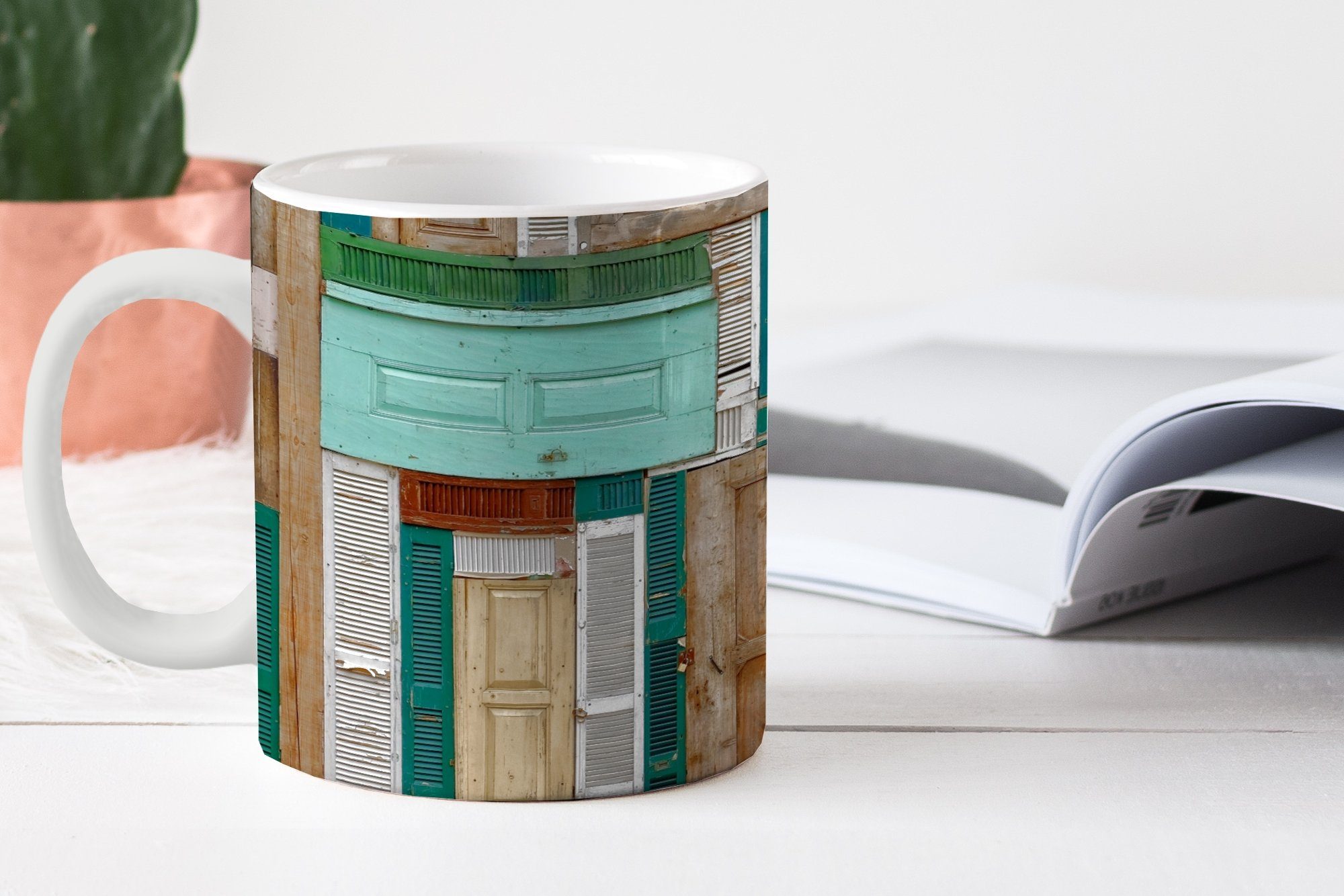- - Teetasse, Geschenk Braun Teetasse, Becher, Architektur Grün Türen Kaffeetassen, - Tasse Antiquitäten, - Keramik, MuchoWow