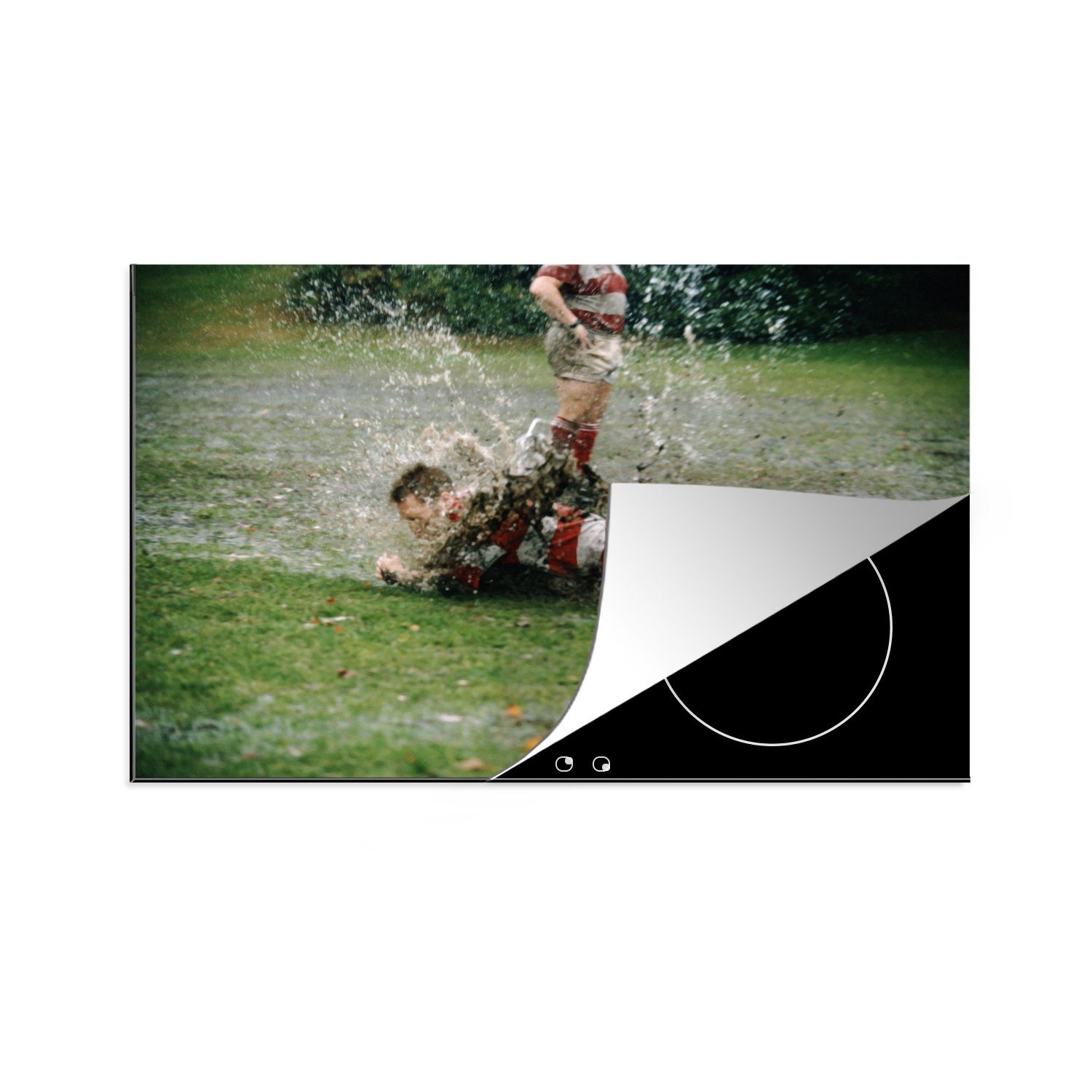 MuchoWow Herdblende-/Abdeckplatte Rugbyspieler fällt ins Wasser, Vinyl, (1 tlg), 81x52 cm, Induktionskochfeld Schutz für die küche, Ceranfeldabdeckung