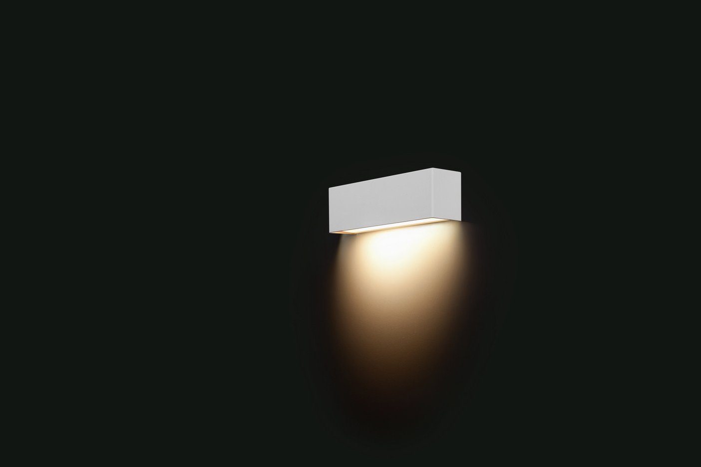 Licht-Erlebnisse Wandleuchte STRAIGHT, ohne Leuchtmittel, Wandlampe Weiß Metall B:26cm kompakt E14 Modern Schlafzimmer | Wandleuchten