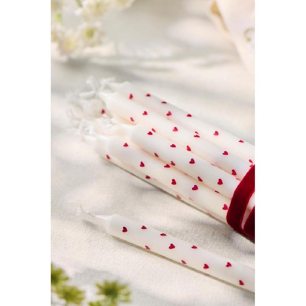 Ib Laursen Tafelkerze Ib Laursen Kerze schmal hoch mit roten Herzen