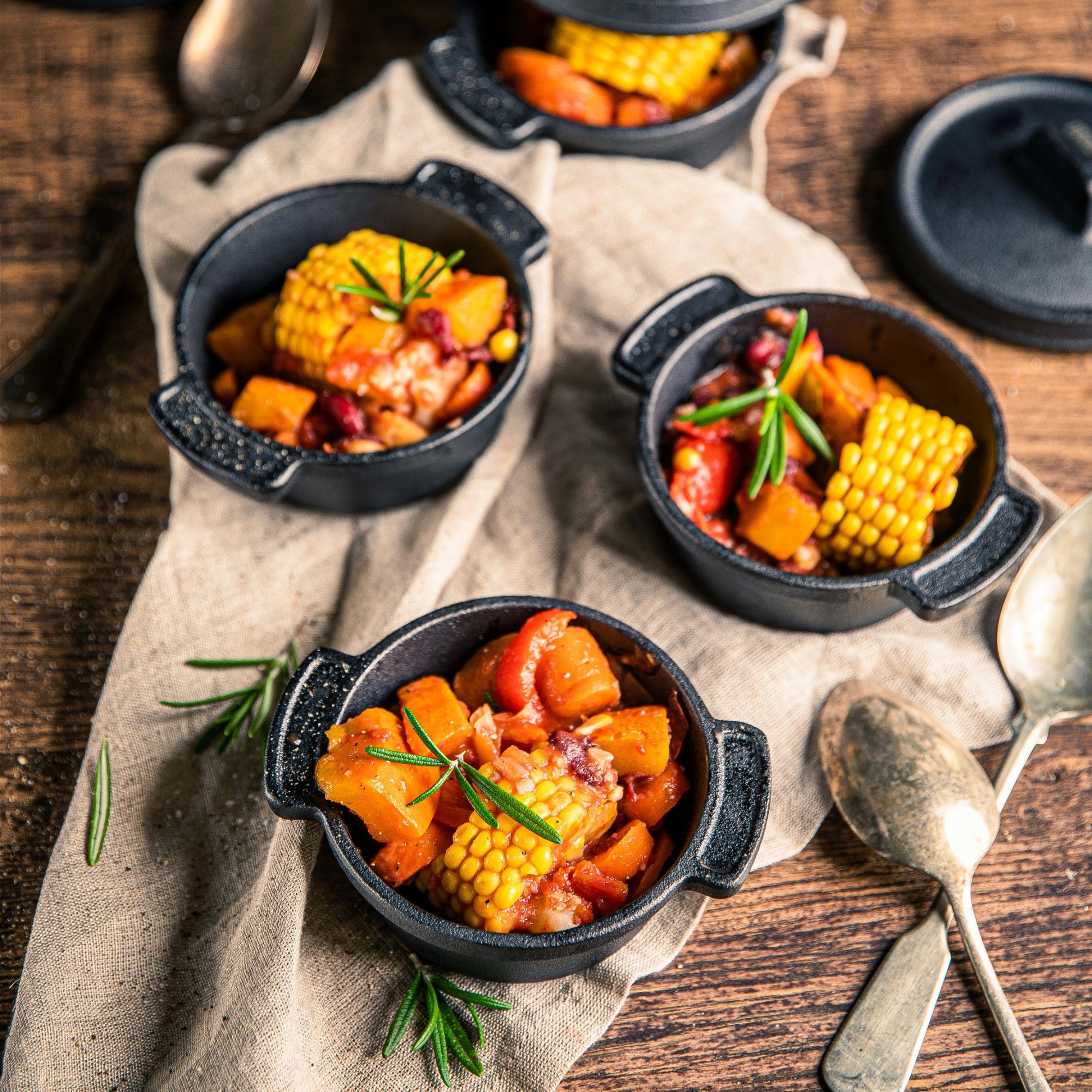 BBQ-Toro Serviertopf Serviertöpfe Set (6-er Pack) Ø 11 cm Gusseisen Mini Gusstopf, Gusseisen