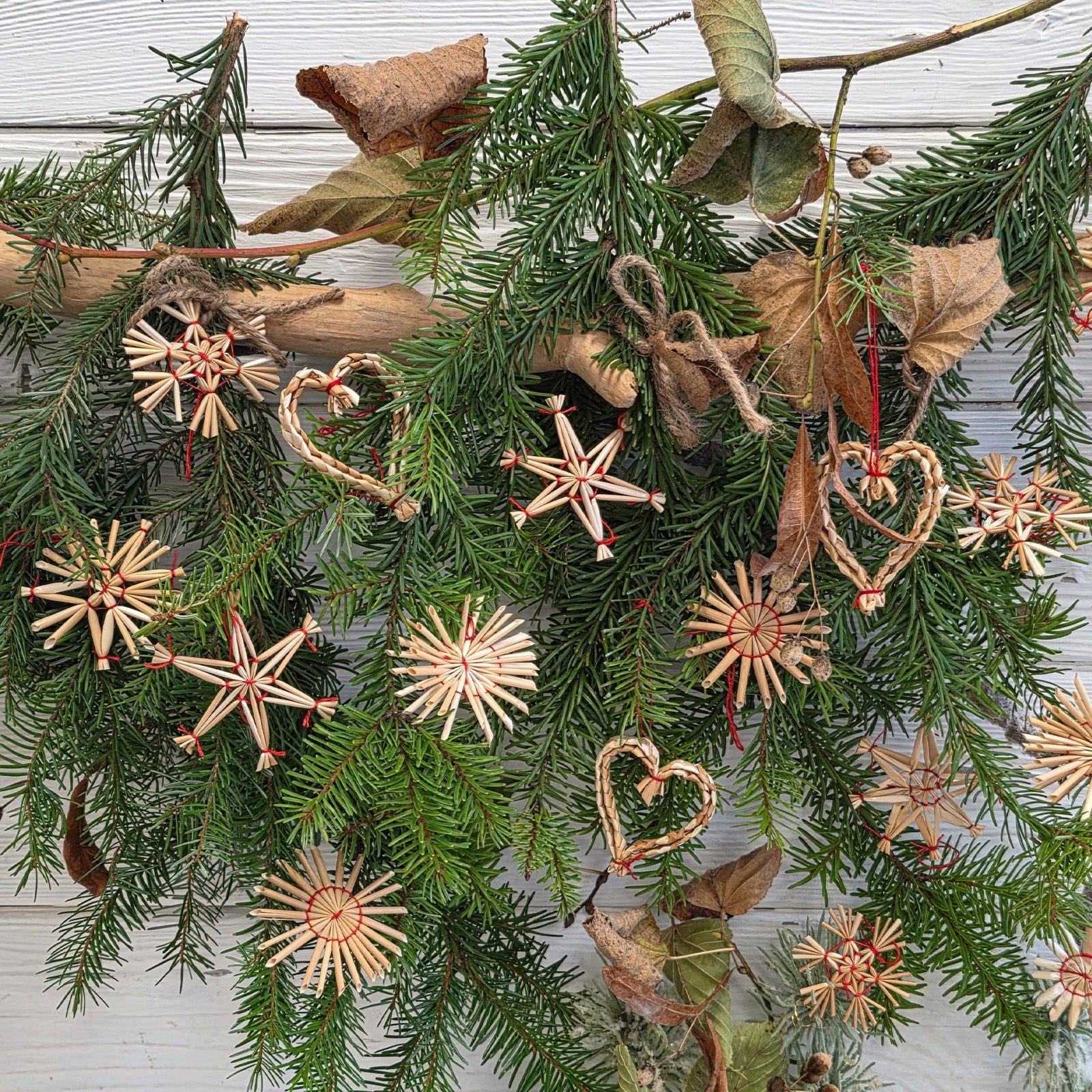 Logbuch-Verlag Dekofigur Strohsterne Anhänger Set 32 Stück Weihnachtsdeko 5 günstig online kaufen