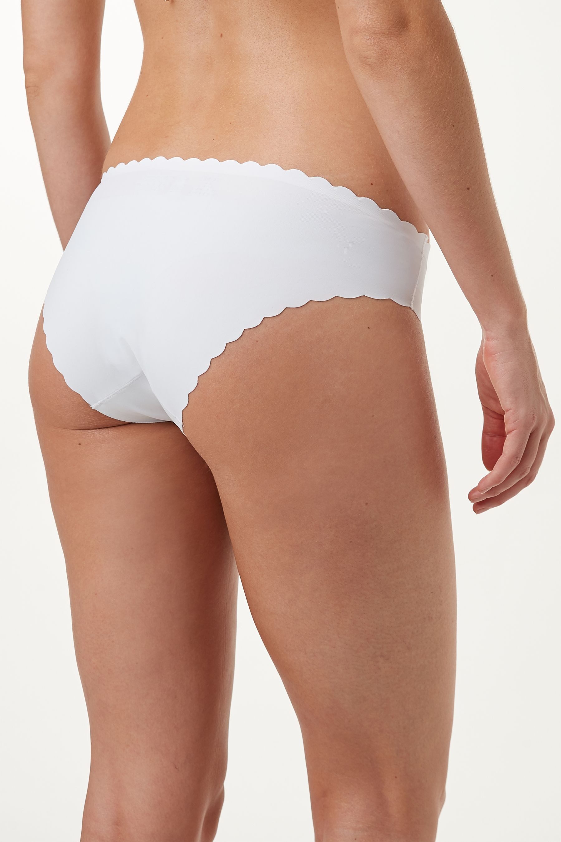 Next Brasilslip Unsichtbarer Brazilian Slip mit Muschelkante (1-St)