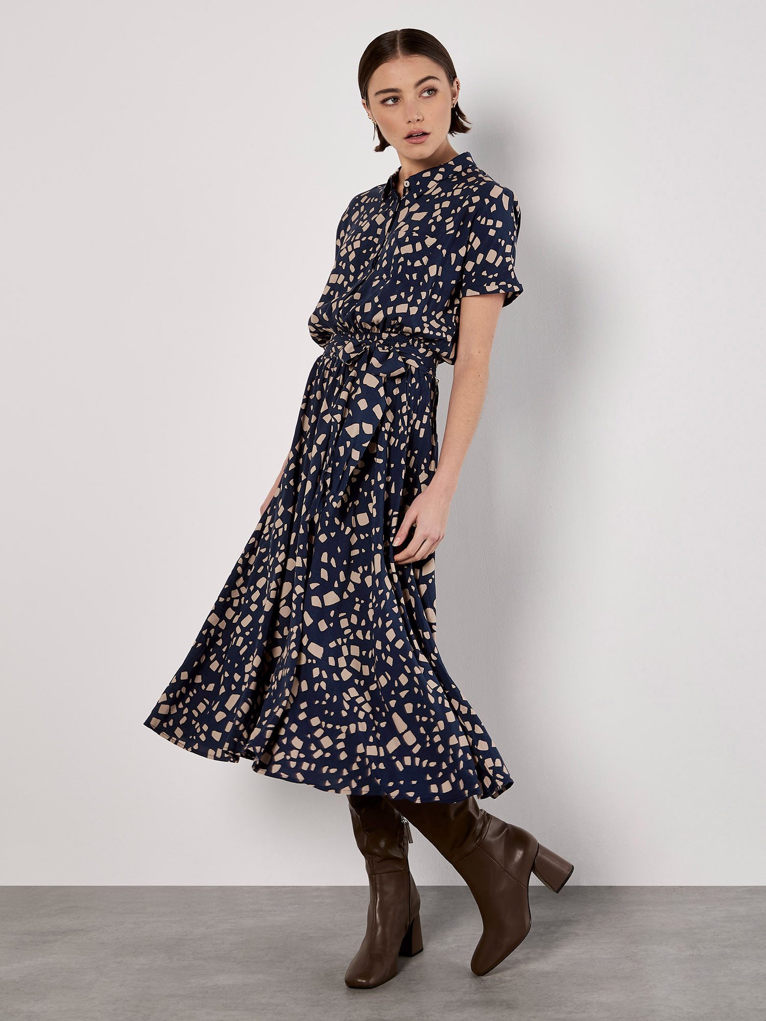 Druckkleid Quadratendruck Hemdblusenkleid