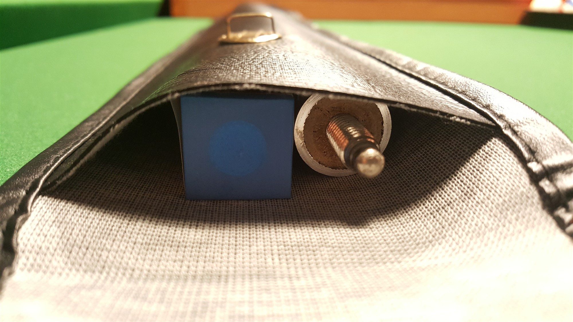 John West Billardqueue John West Billard Set - Queue JW-2 + Tasche + 2 Stücke Kreide, (1-tlg)