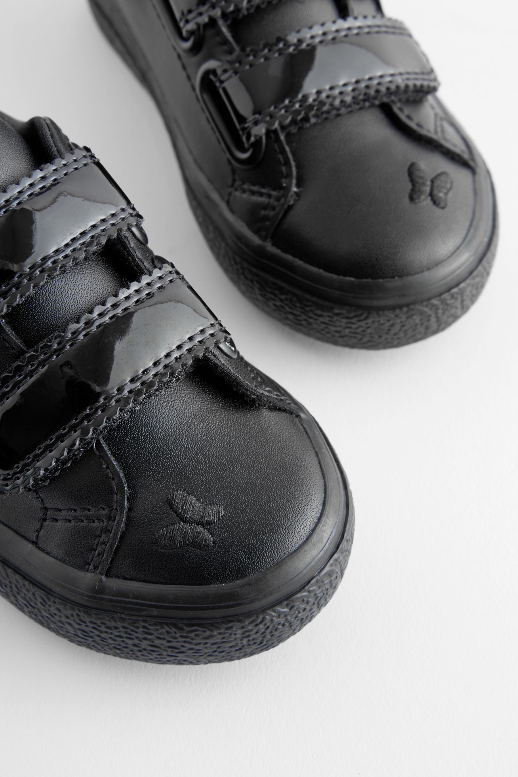 Next 2 V Schulturnschuhe Schmetterling Sneaker (1-tlg)