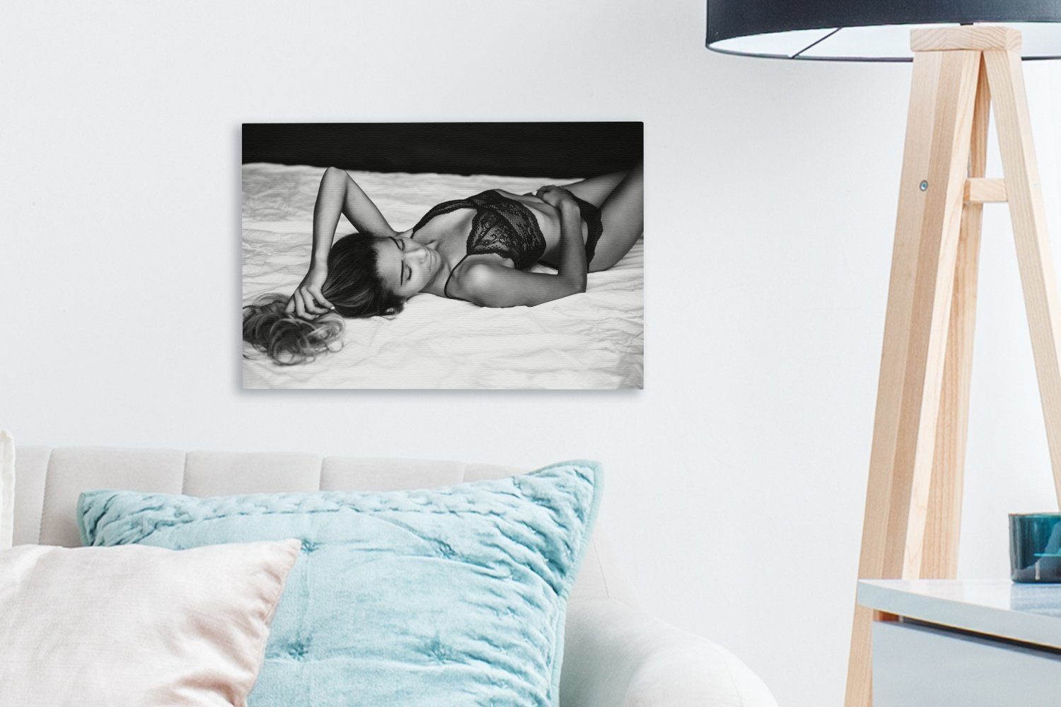 Dessous Bett, im 30x20 Leinwandbilder, St), (1 Frau Wandbild cm OneMillionCanvasses® Leinwandbild Wanddeko, Aufhängefertig, in
