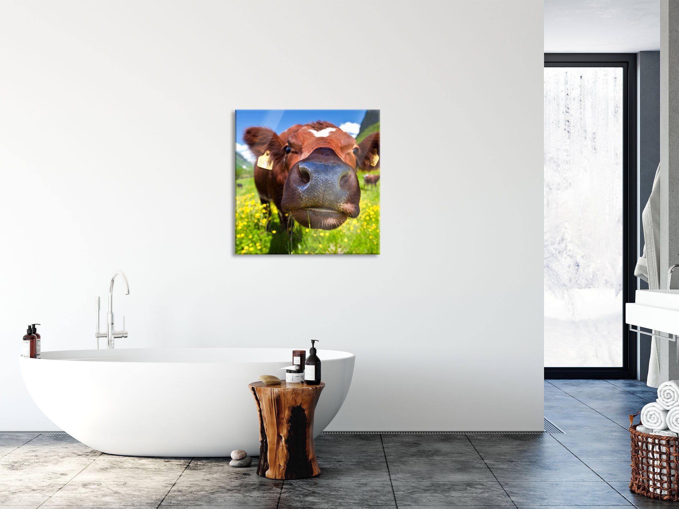 Bergwiese Glasbild St), Glasbild Pixxprint Abstandshalter Alpen Kuh Kuh Echtglas, auf auf und (1 inkl. aus Bergwiese, Alpen Aufhängungen