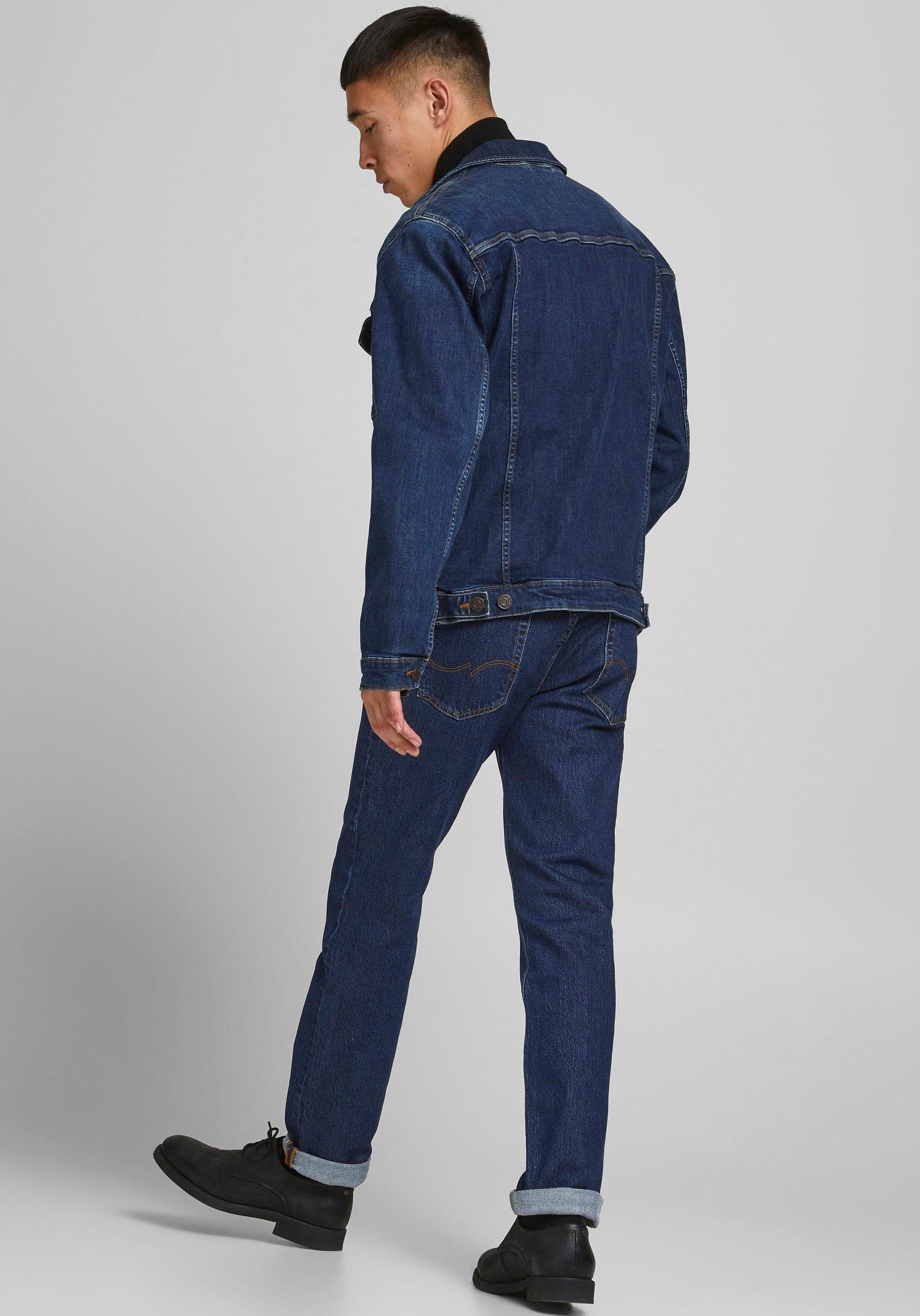 Jack & Jones Regular-fit-Jeans CLARK ORIGINAL, Das Model ist 187 cm groß  und trägt Größe 31/32