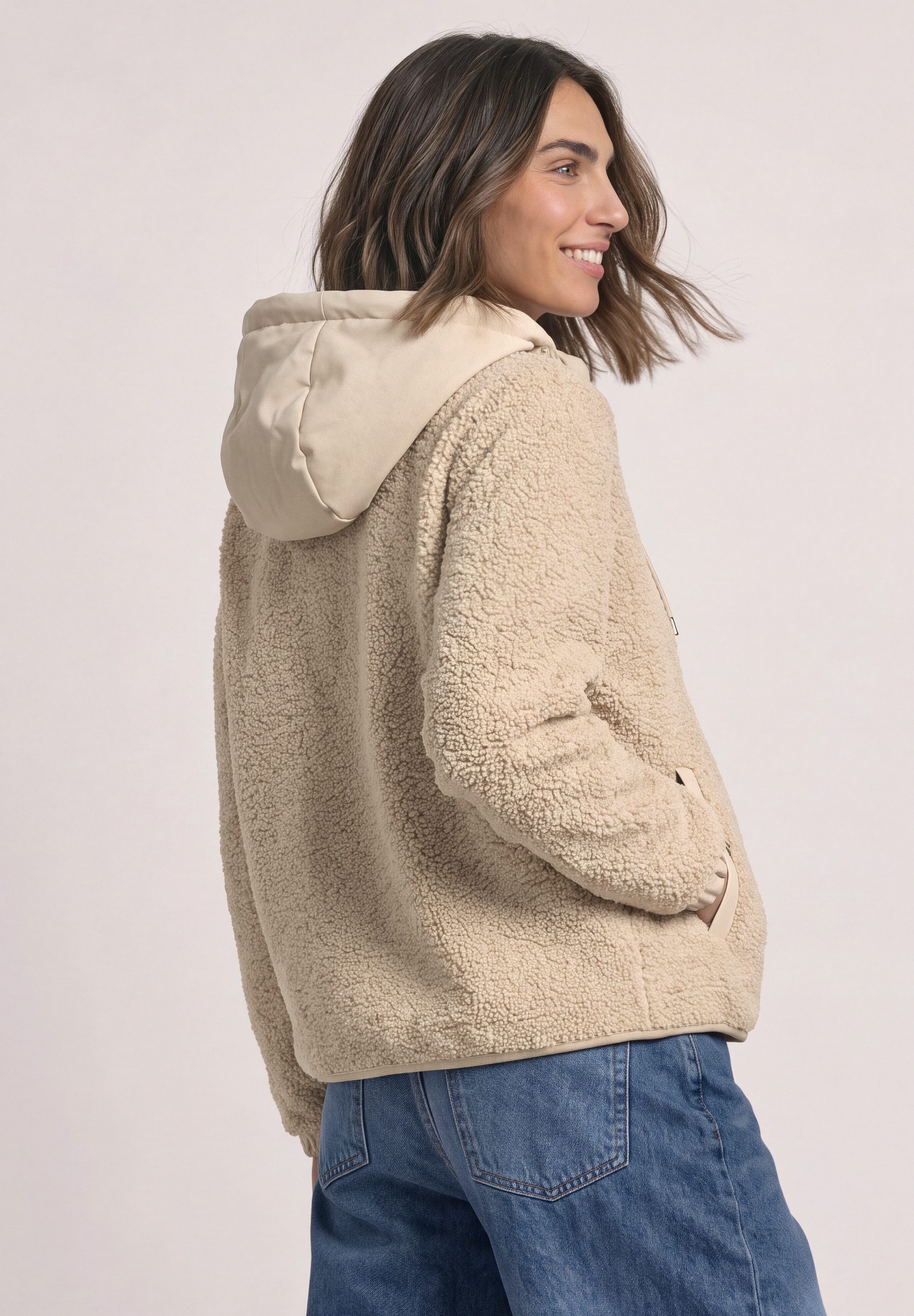 STREET ONE Fellimitatjacke mit abnehmbarer Kapuze – Bild 2 von 5