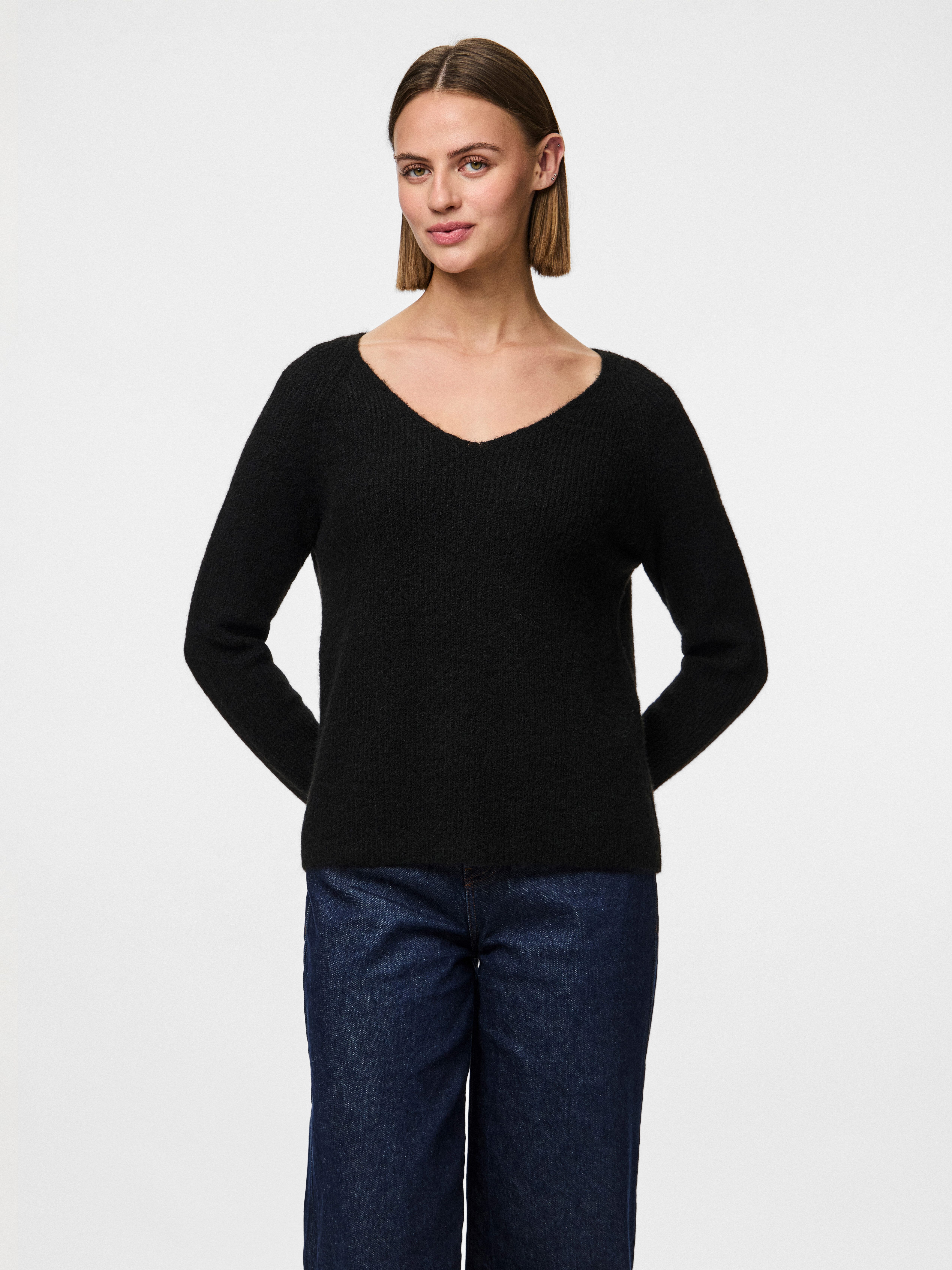 pieces V-Ausschnitt-Pullover PCELLEN LS V-NECK KNIT NOOS BC mit Wolle