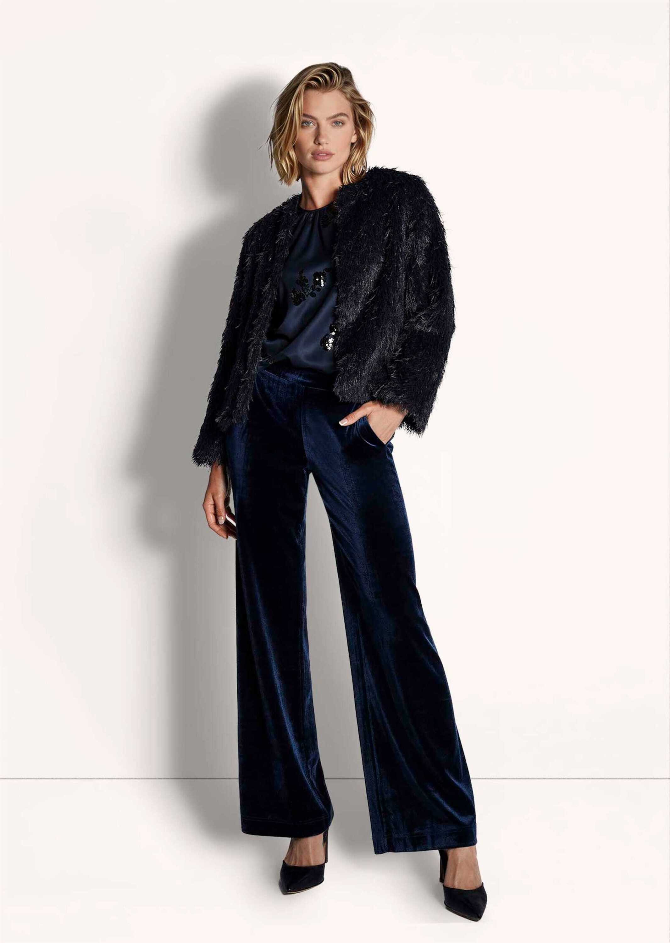 MADELEINE Langarmshirt Festliche Jacke in Feder-Optik Glamouröser Hingucker mit Hakenverschluss für Gala-Looks