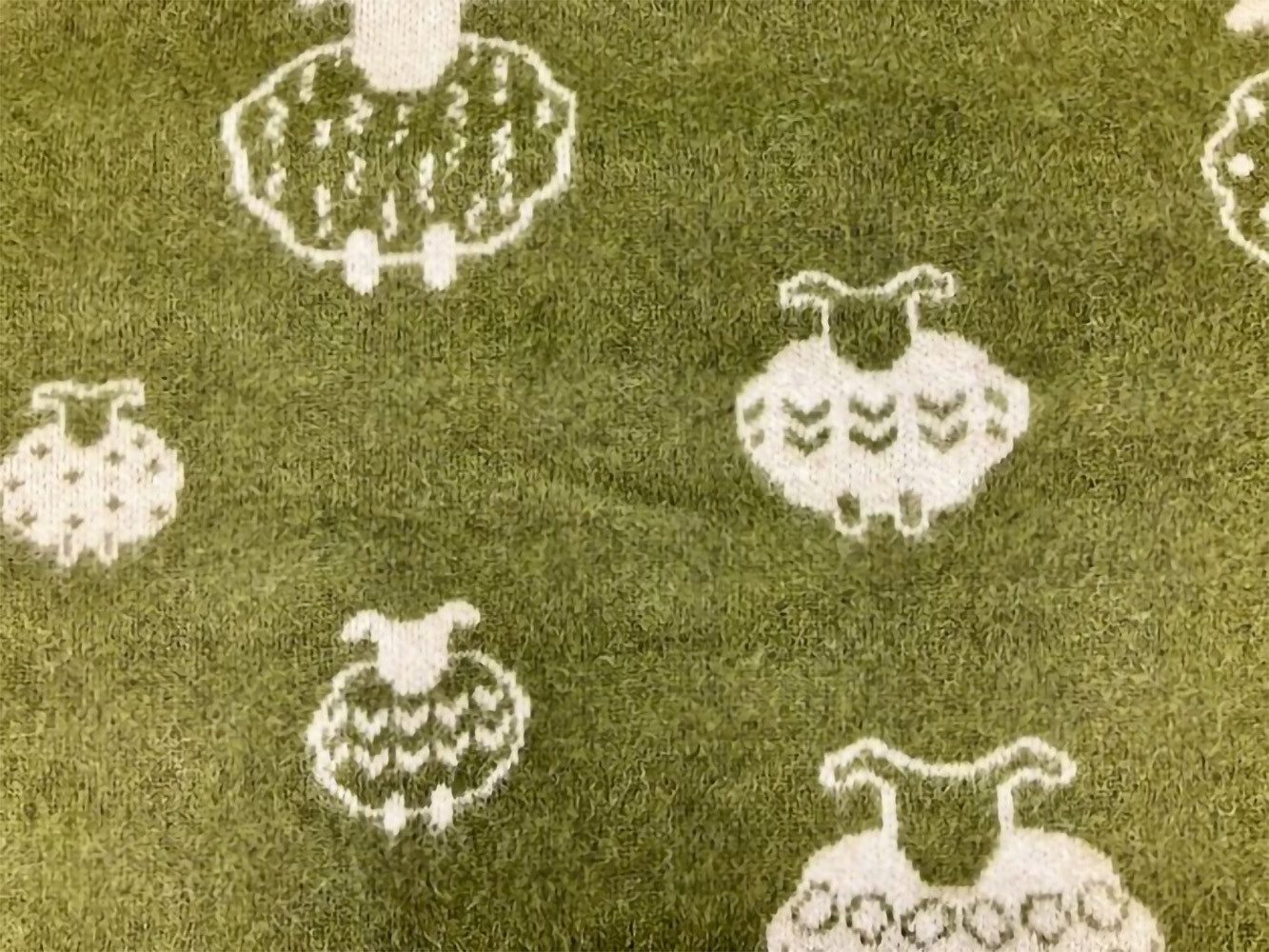 Wolldecke - Strickdecke aus Islandwolle - Schafe - grün, KIDKA, - aus rauer isländischer Wolle
