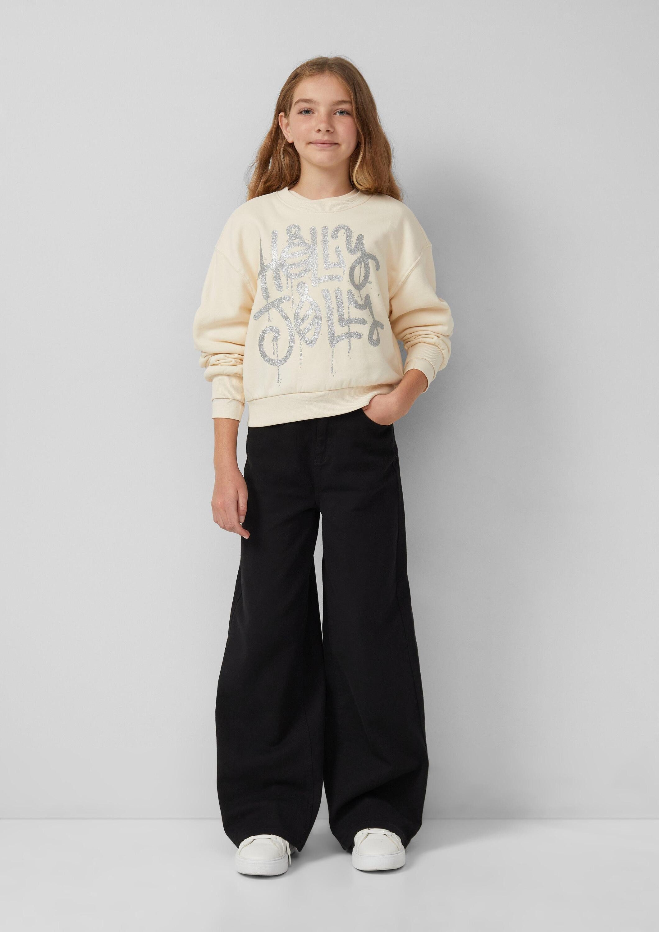 s.Oliver Sweatshirt Sweatshirt Kuscheliges Crop-Sweatshirt im Oversize Shape mit schimmerndem Print