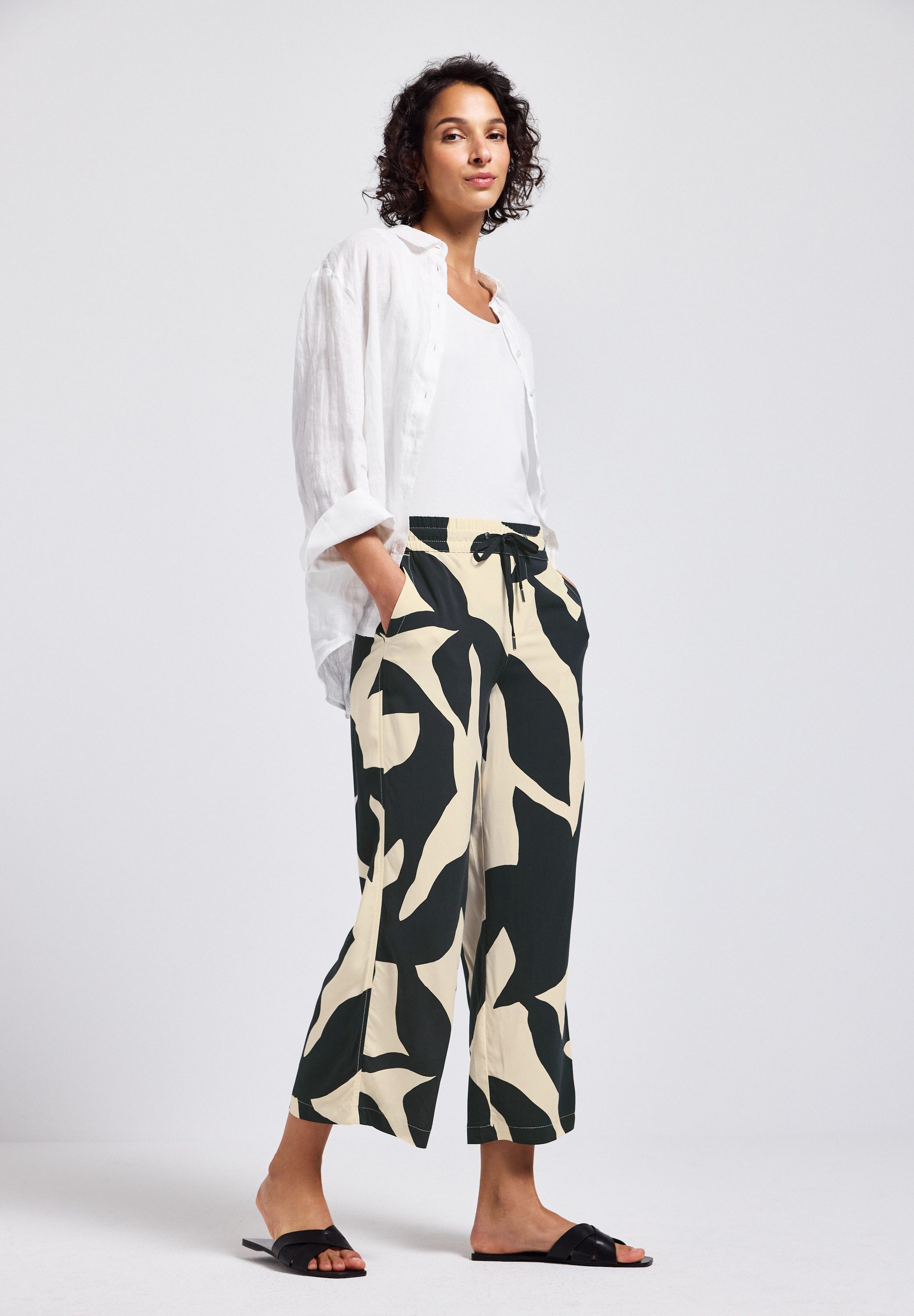 STREET ONE Stoffhose Style Emee Sommerhose mit elastischem Bund und Tunnelzug, mit grafischem Muster
