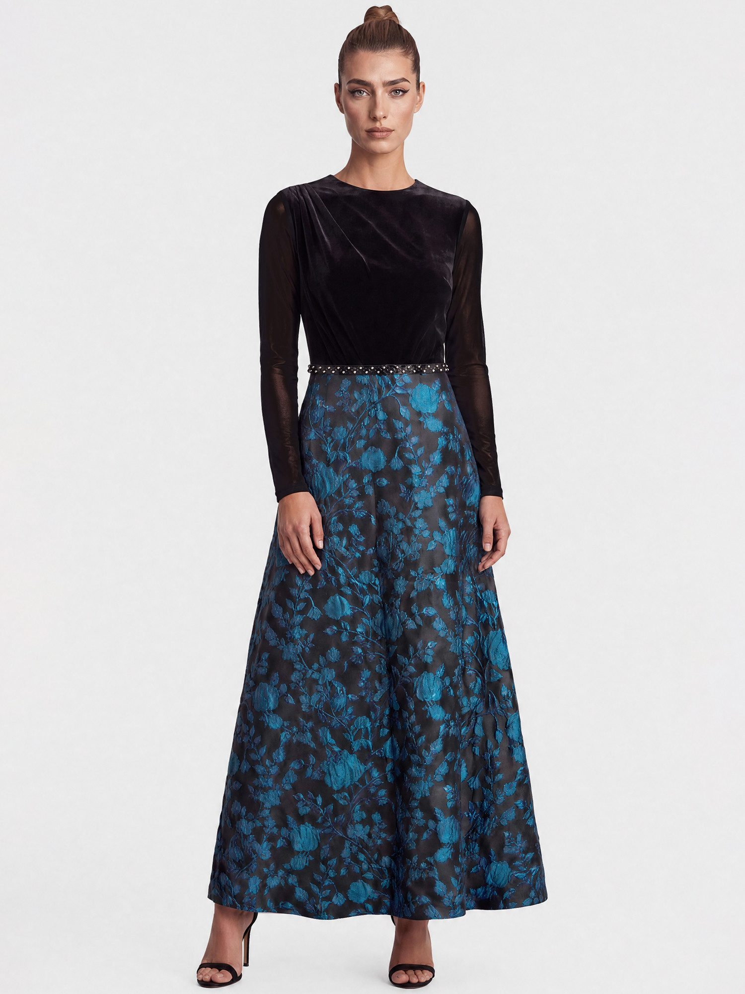 Apart Abendkleid aus Samt und Jacquard