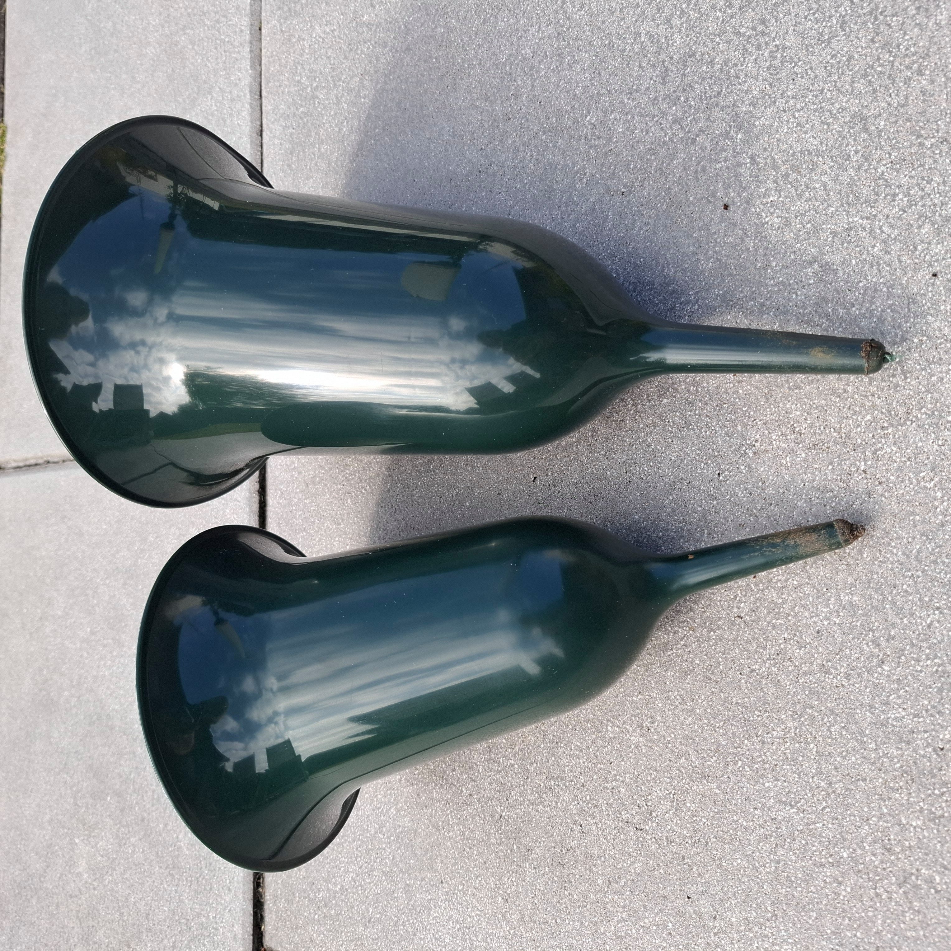 meytrade Bodenvase 2x Grabvase Steckvase frostsicher für Blumen & Sträuße in 2 größen (2 St), dunkelgrün aus Kunststoff