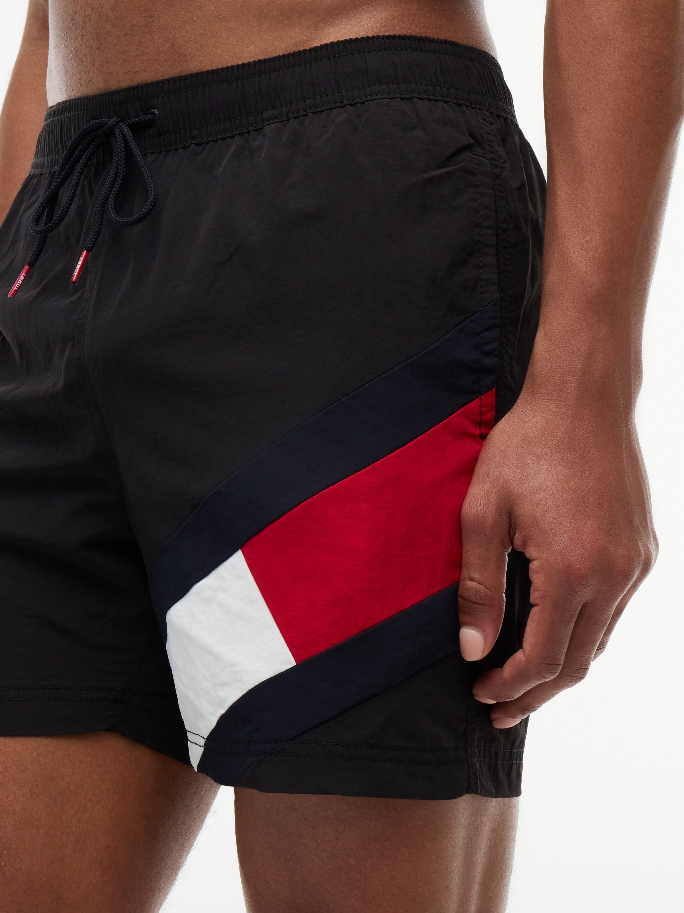 Tommy Hilfiger Swimwear Badeshorts SF MEDIUM DRAWSTRING mit Tommy Hilfiger Markenlabel